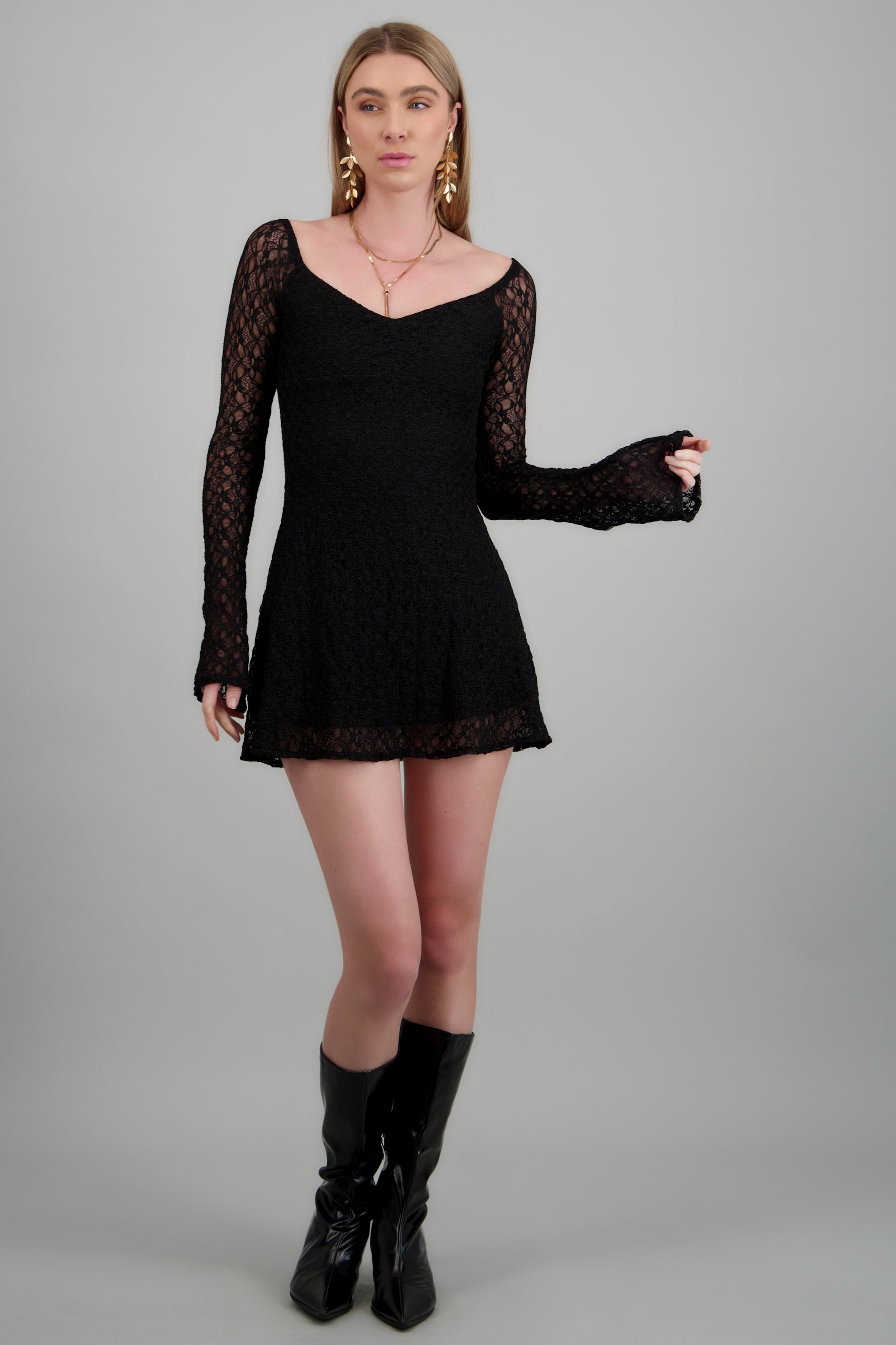 Vestido corto manga larga encaje NEGRO