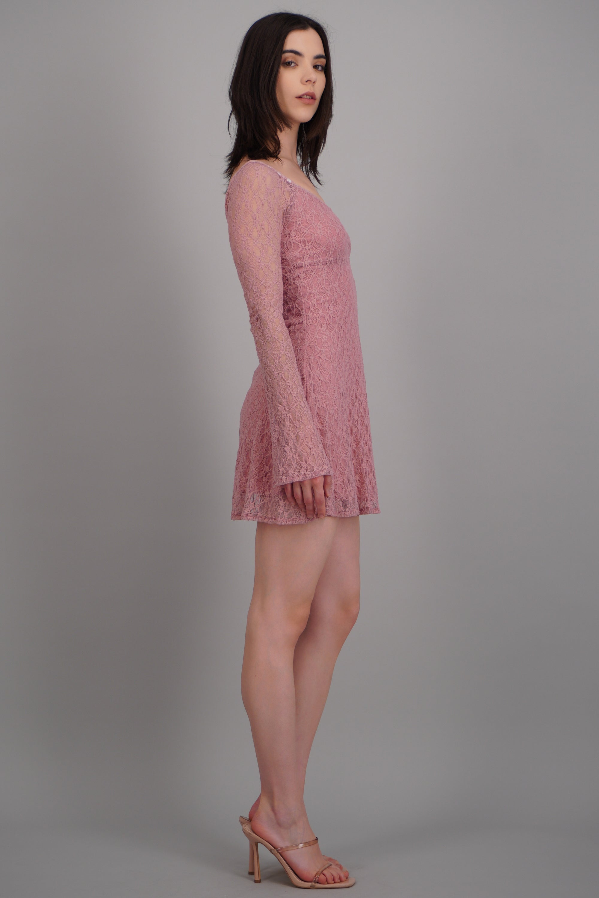 Vestido corto manga larga encaje ROSA PASTEL
