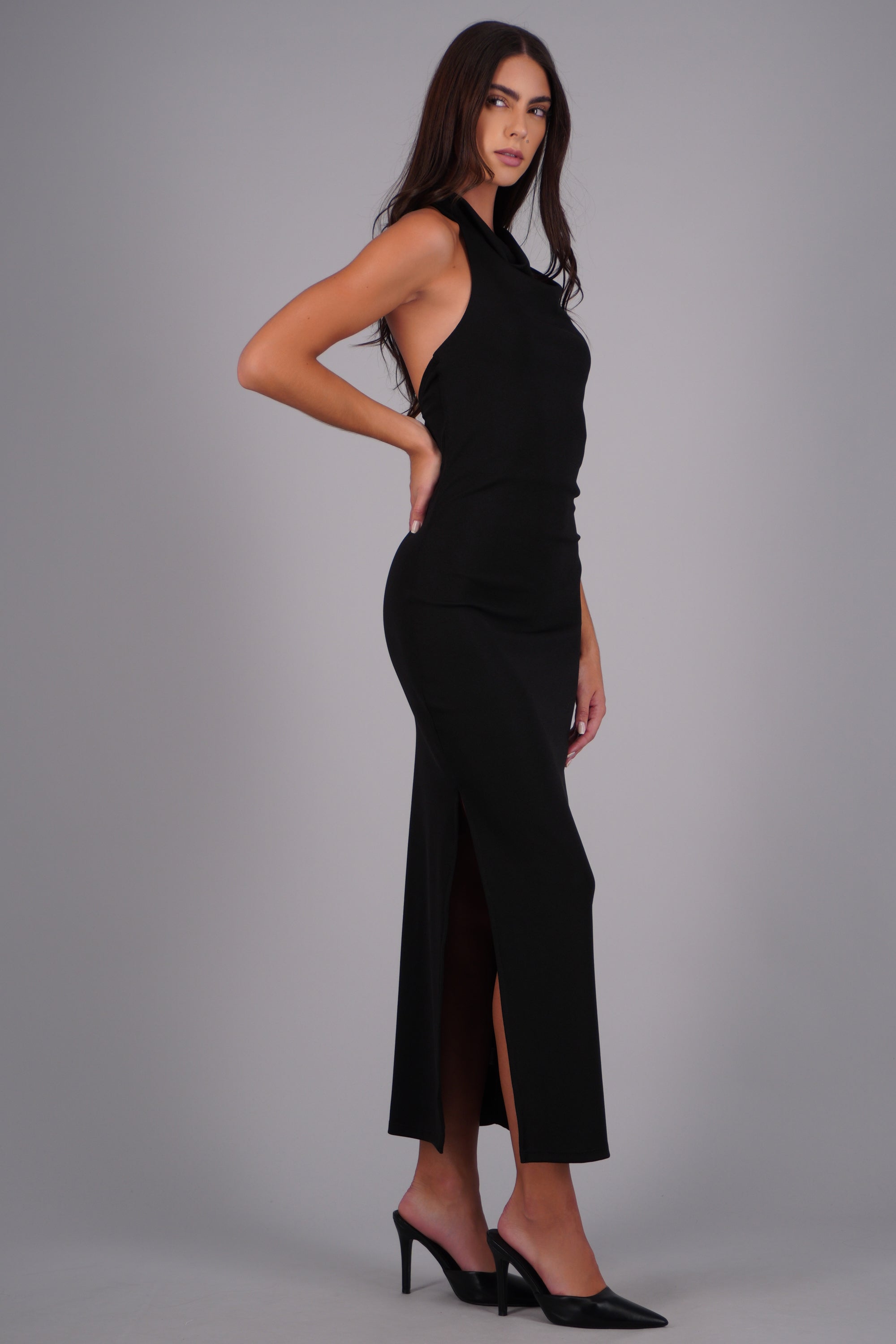 Vestido maxi escote cascada abertura NEGRO