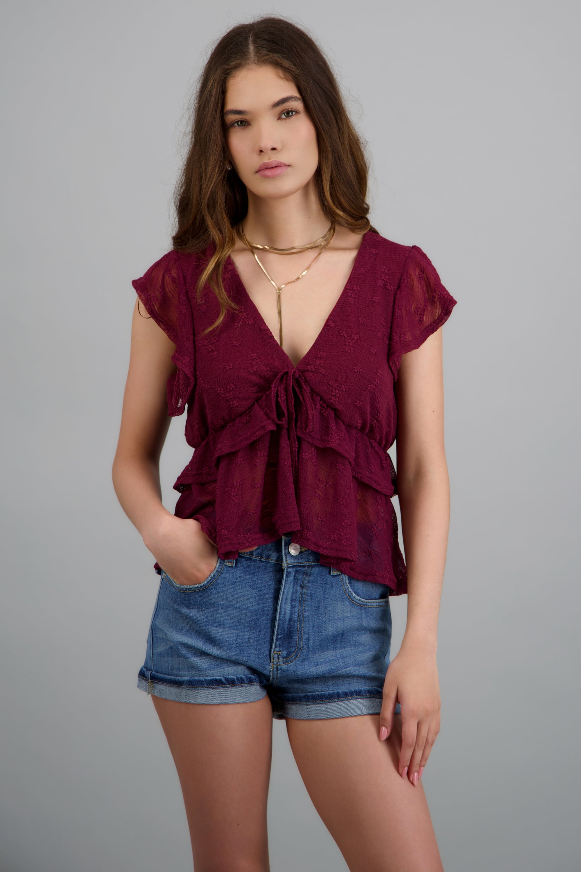 Blusa encaje con olanes CIRUELA