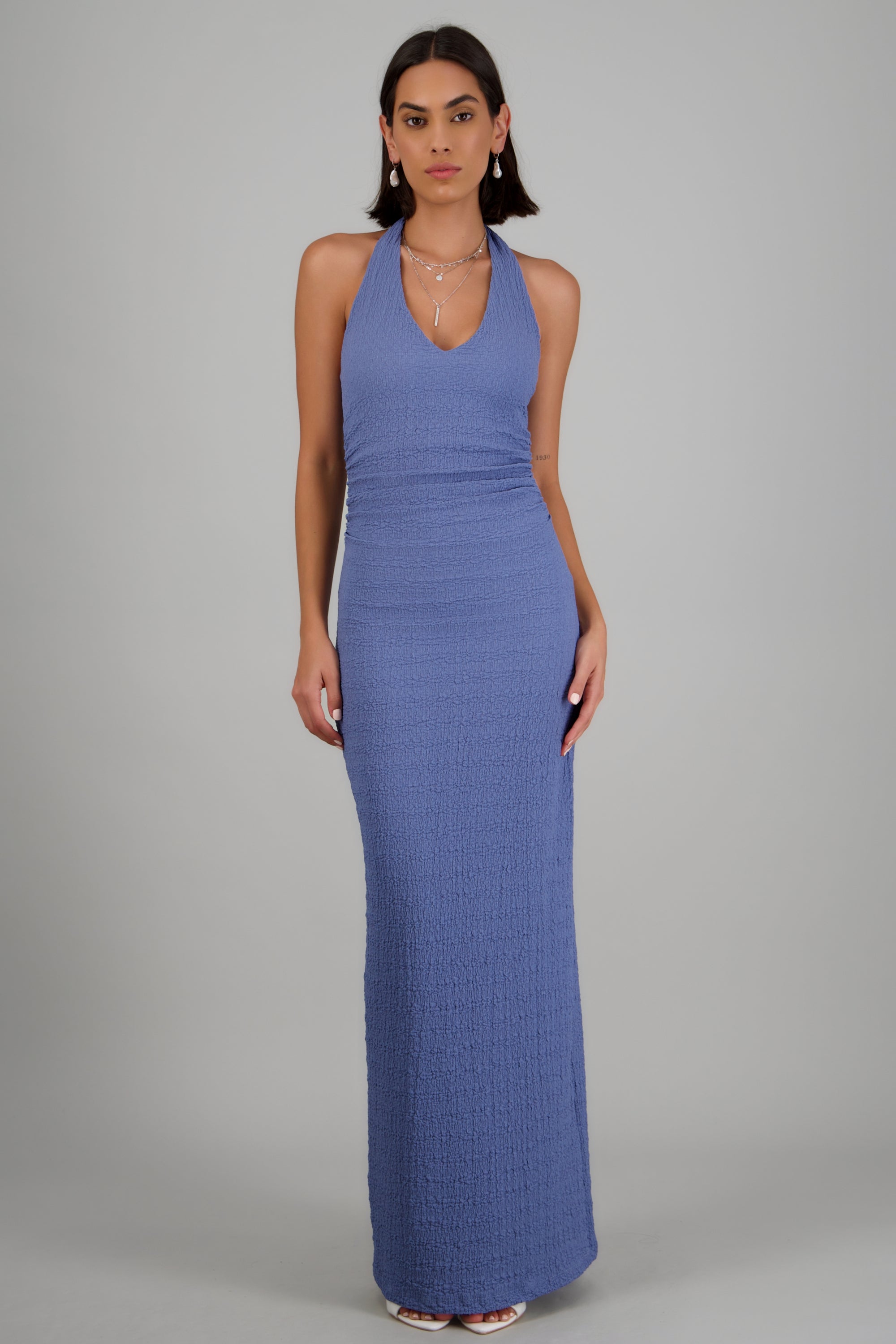 Vetido halter textura AZUL BRILLANTE