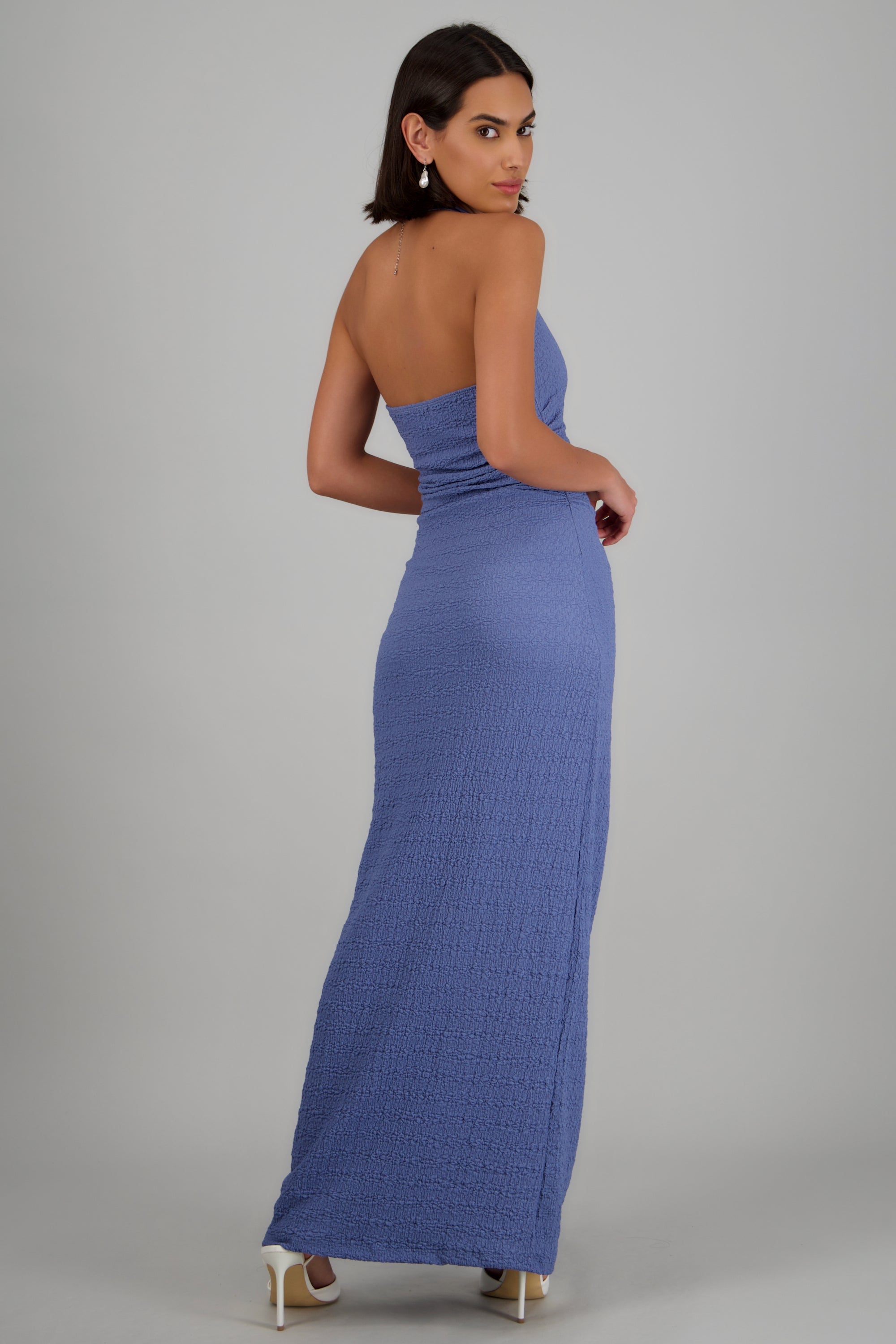 Vetido halter textura AZUL BRILLANTE