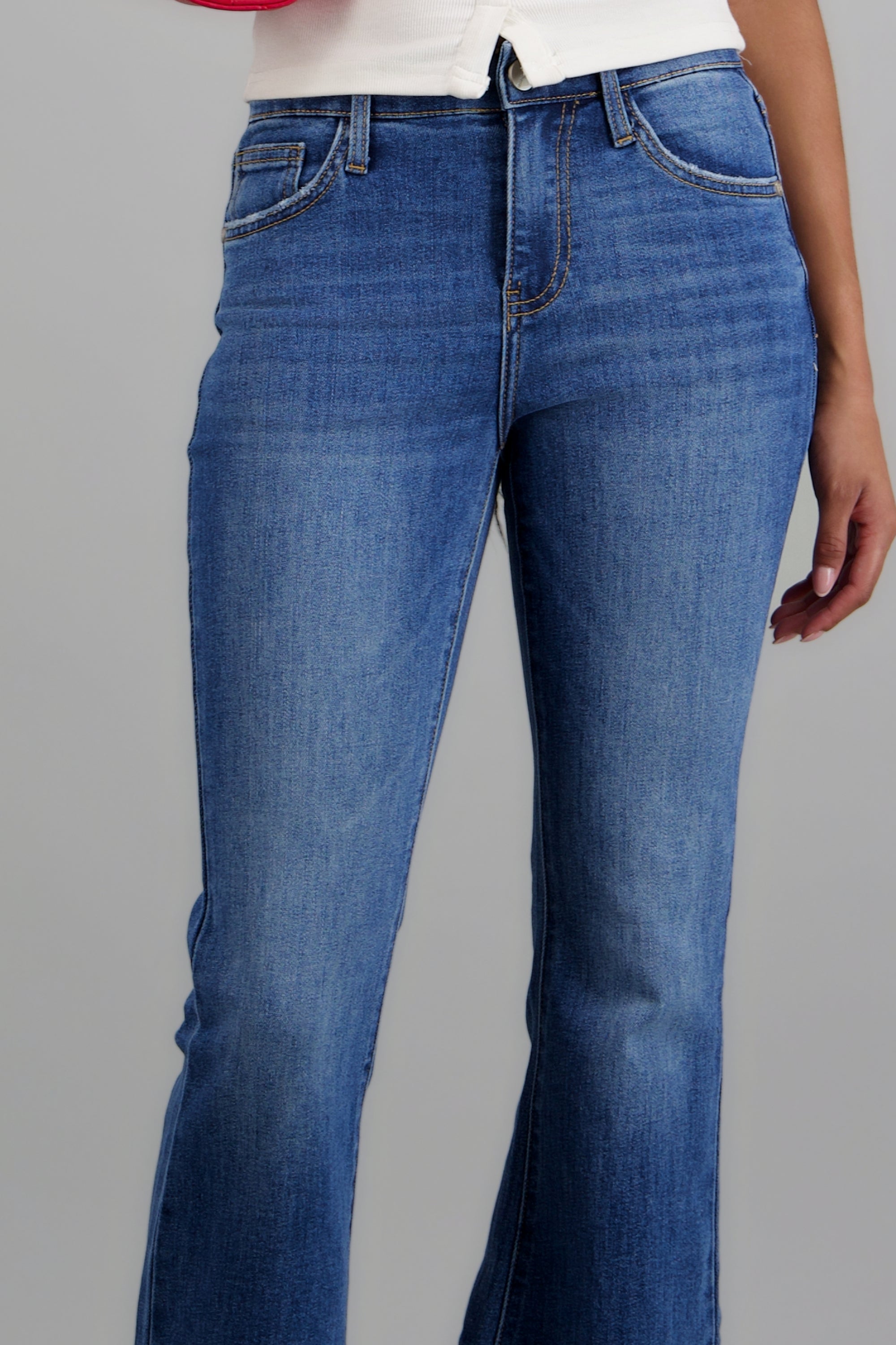 Jeans flare básicos MEDIUM WASH