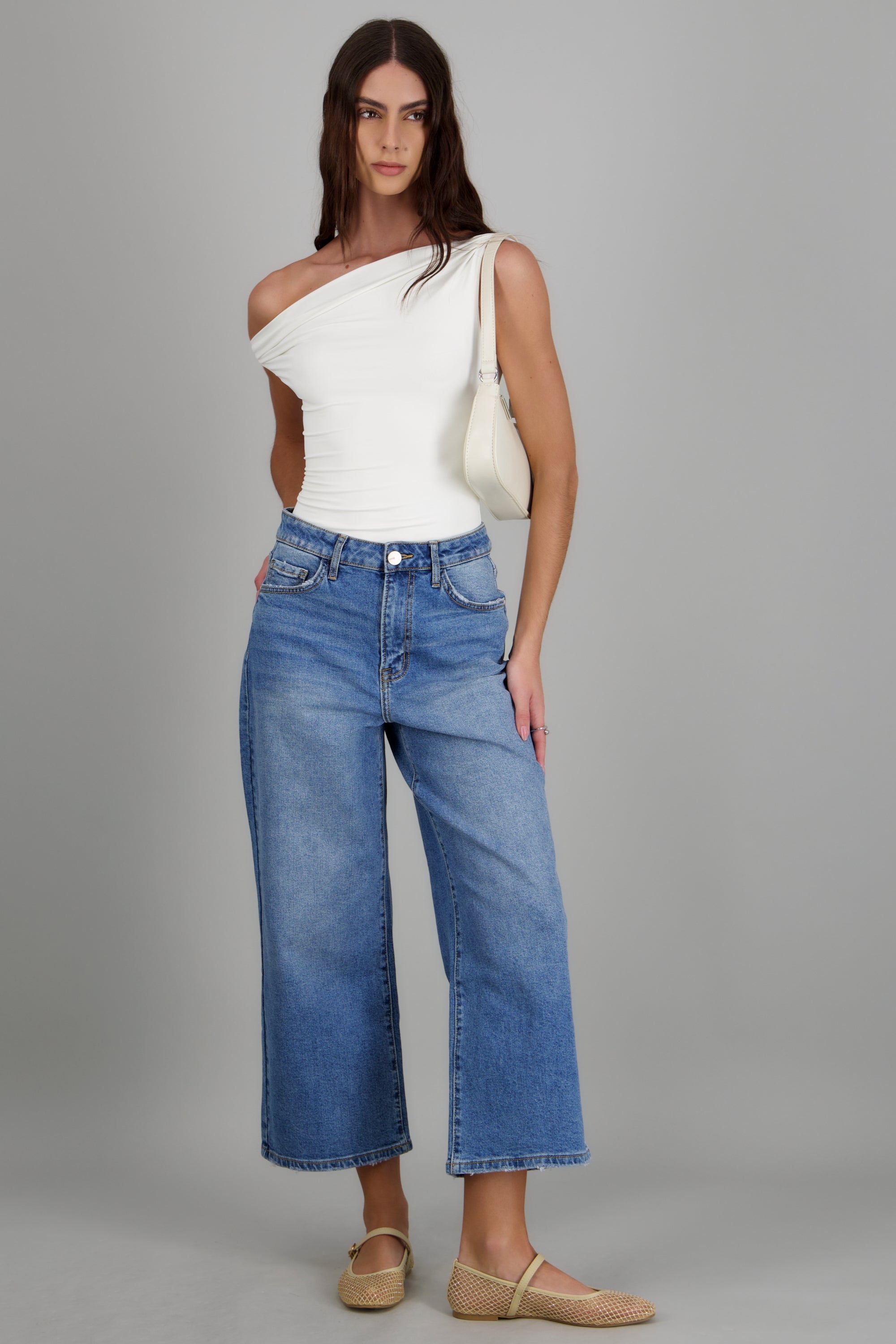 Jeans cropped básico MEDIUM WASH