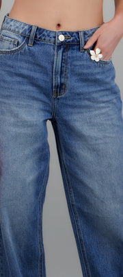 MEDIUM WASH
