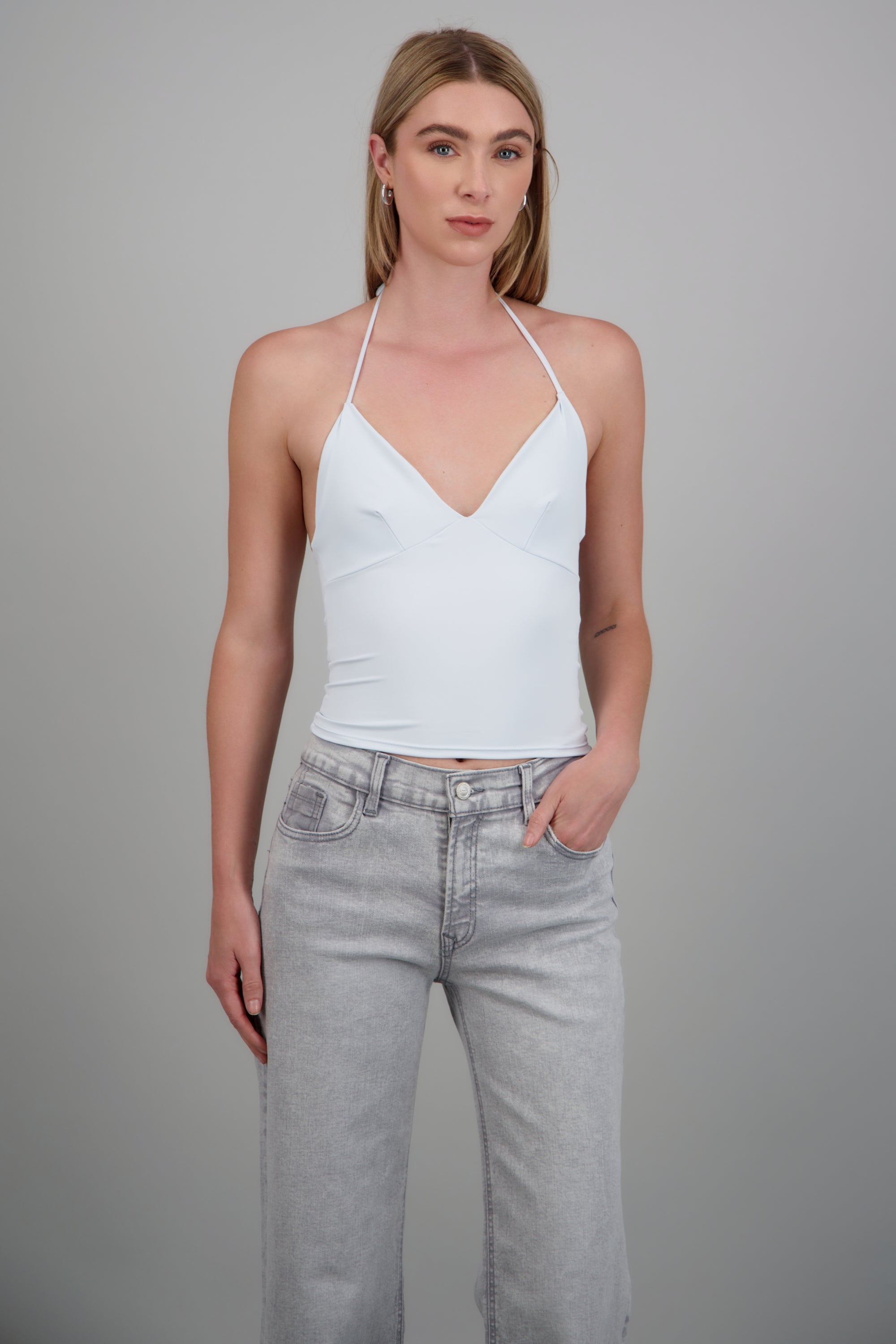 Top liso detalle corte AZUL PASTEL