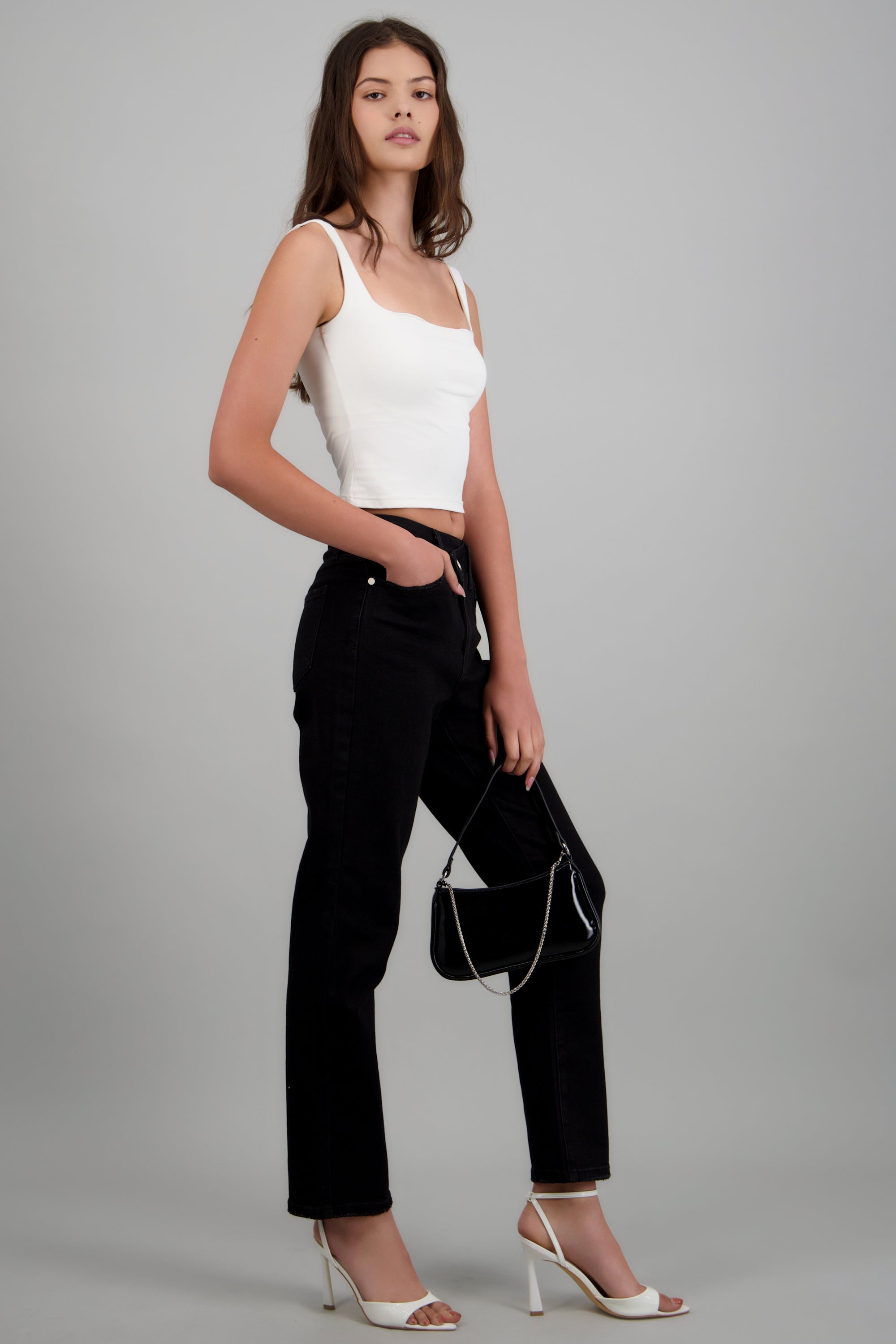 Straight jeans pretina cruzada NEGRO