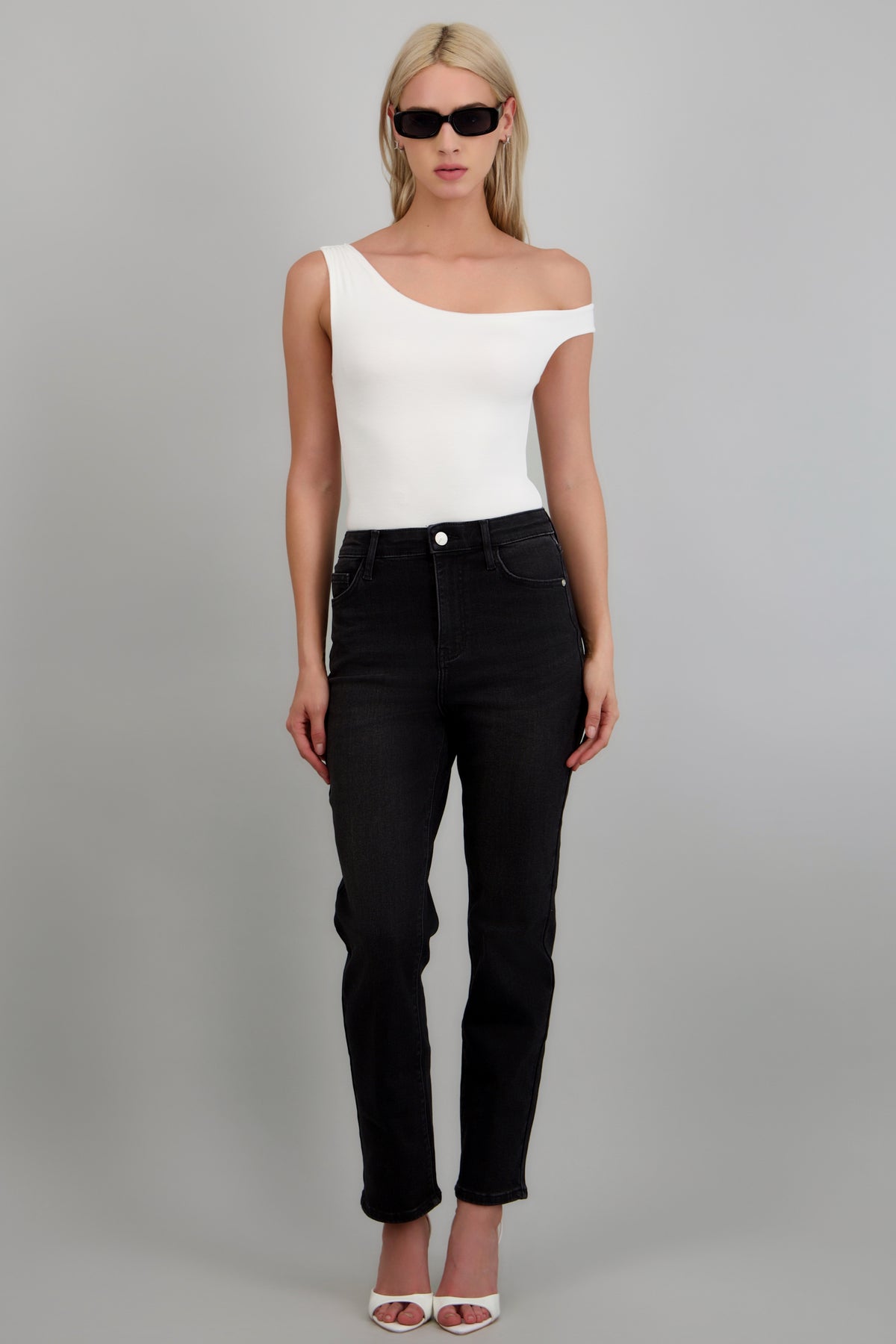 Straight jeans básicos NEGRO
