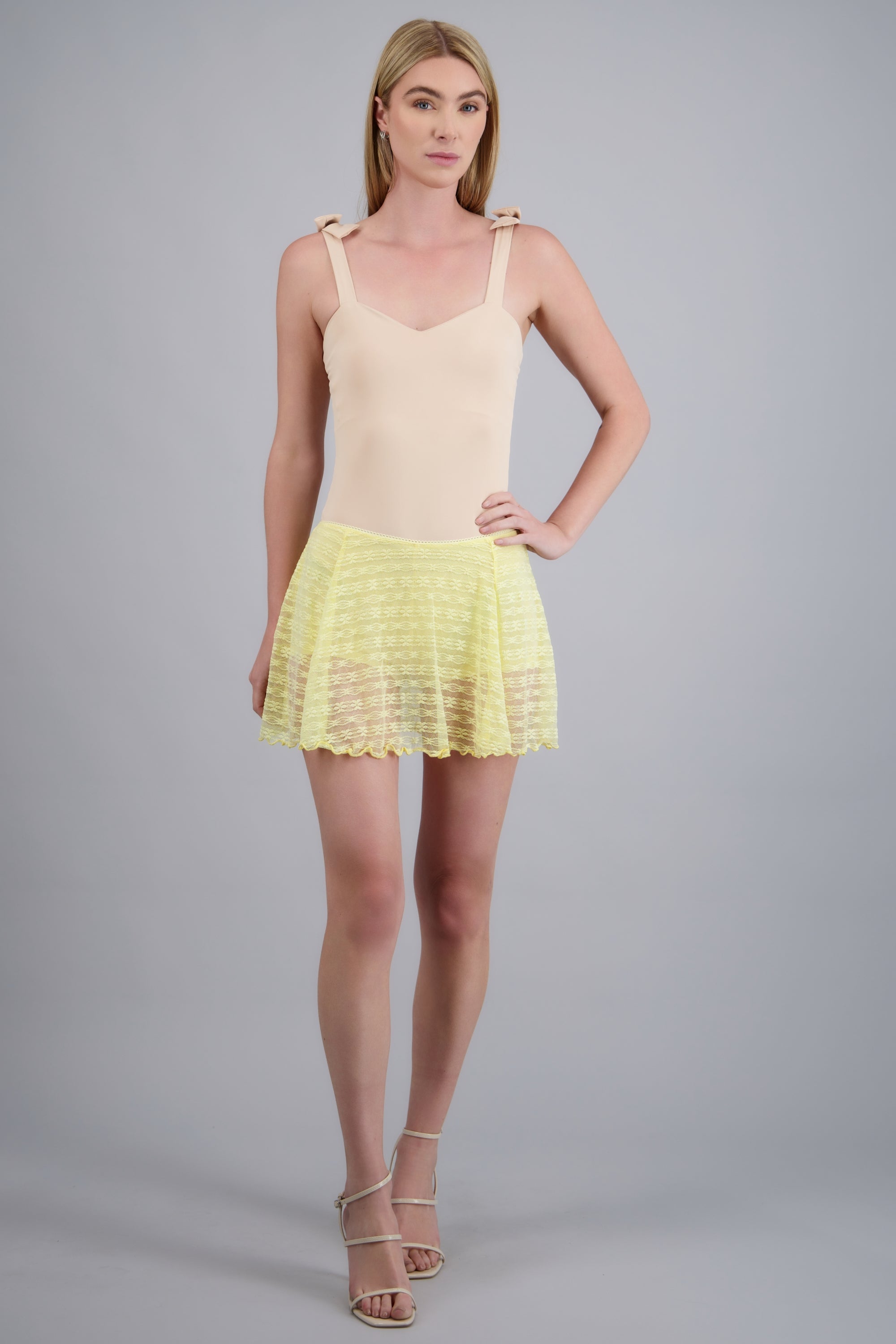 Falda short mini encaje flores AMARILLO PASTEL