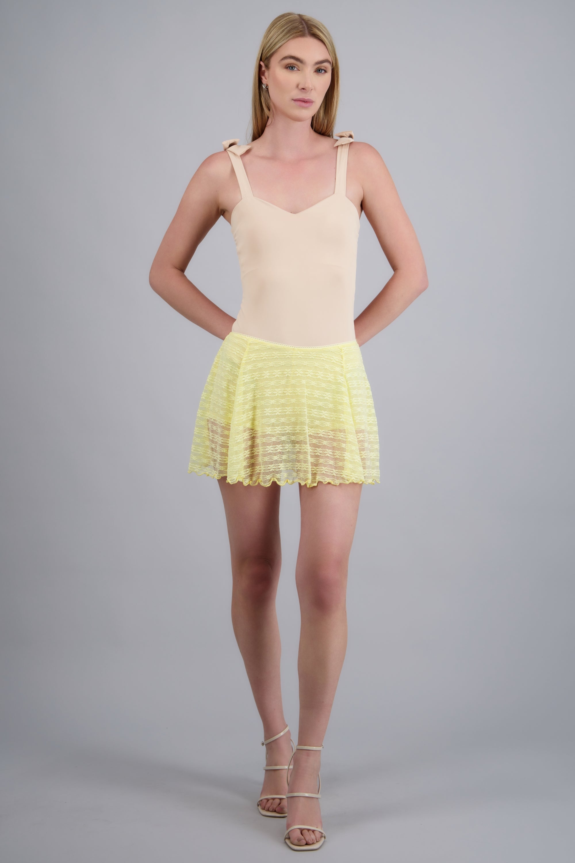 Falda short mini encaje flores AMARILLO PASTEL