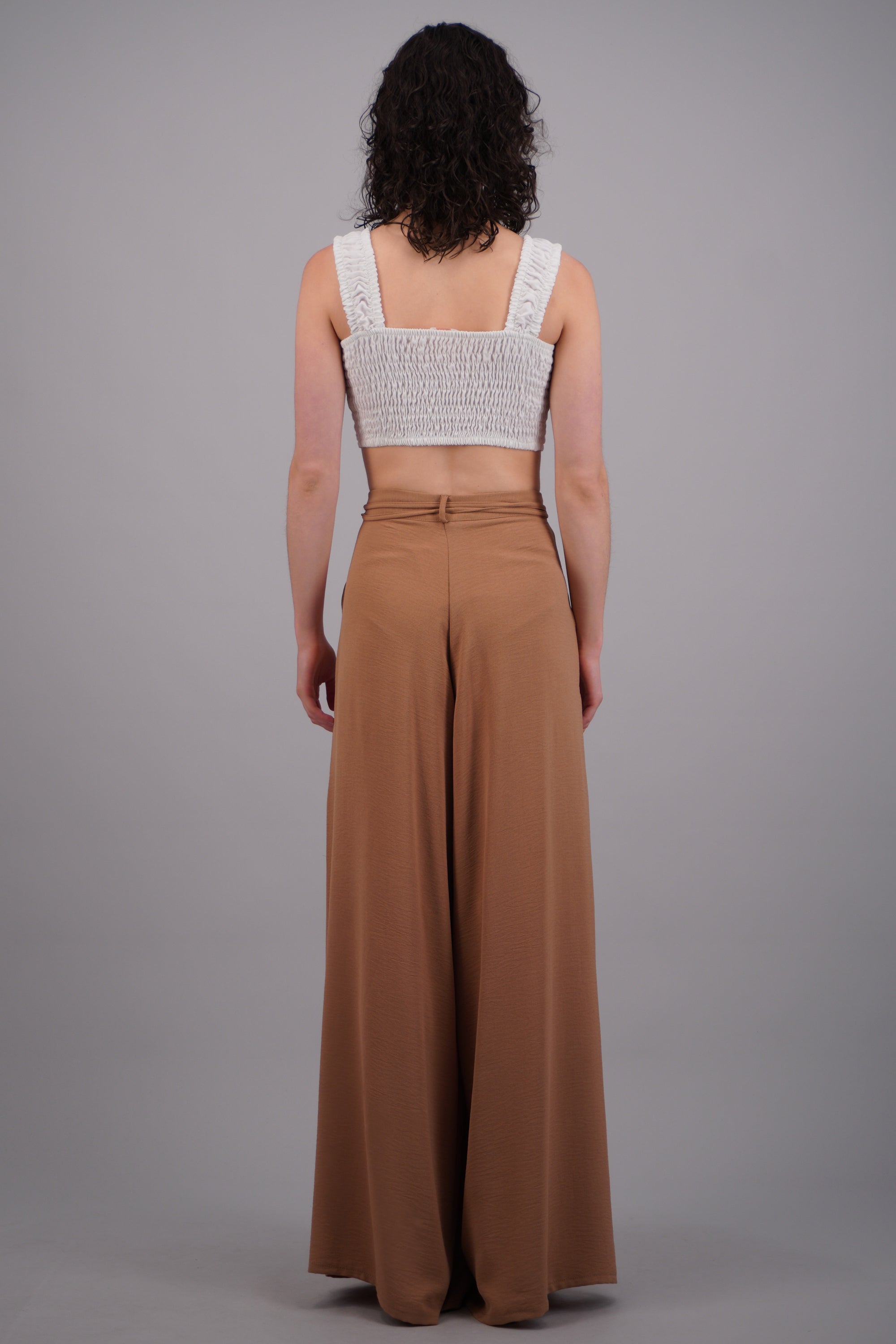 Pantalon amplio pinzas detalle lazo KHAKI