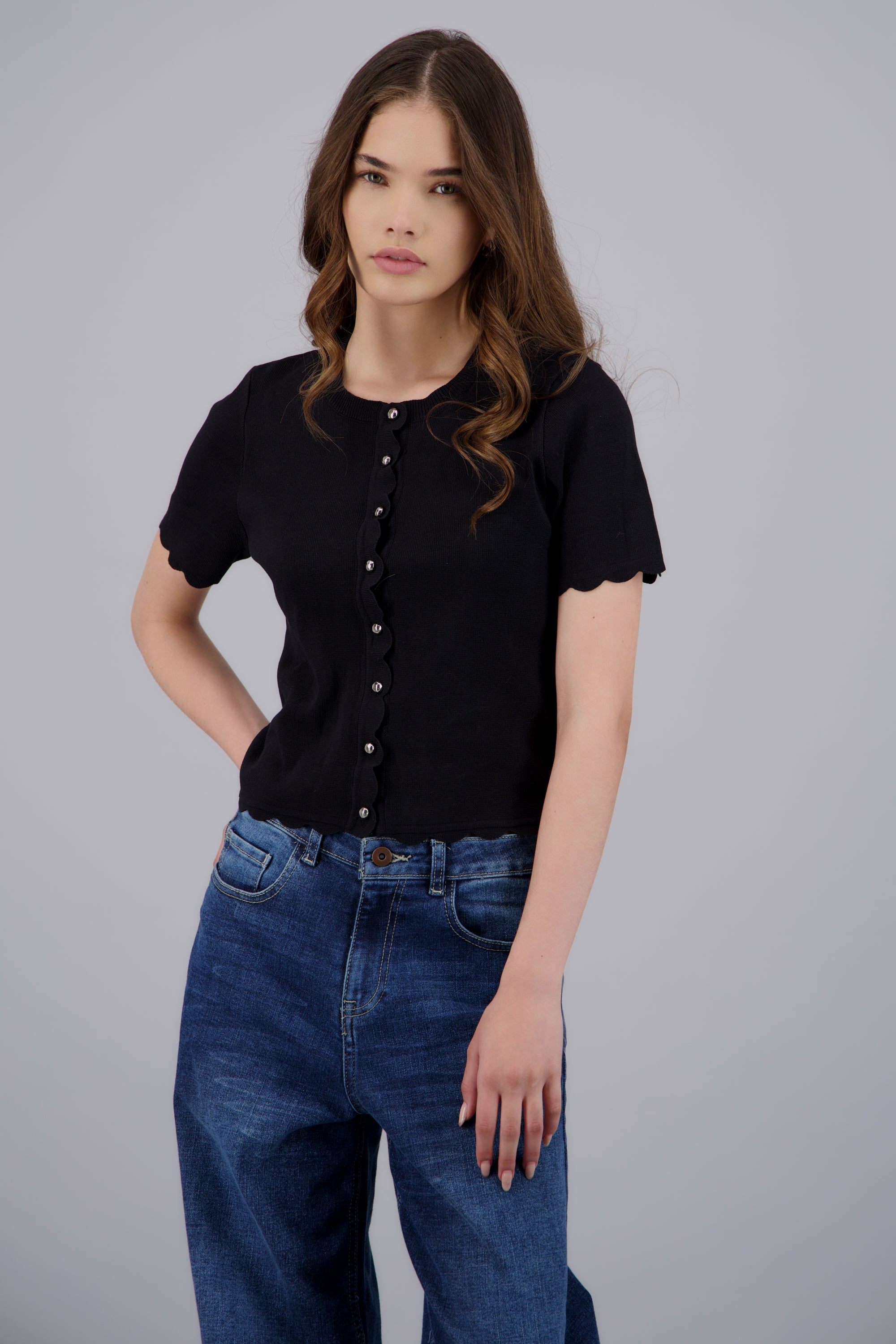 top canale botones manga corta NEGRO