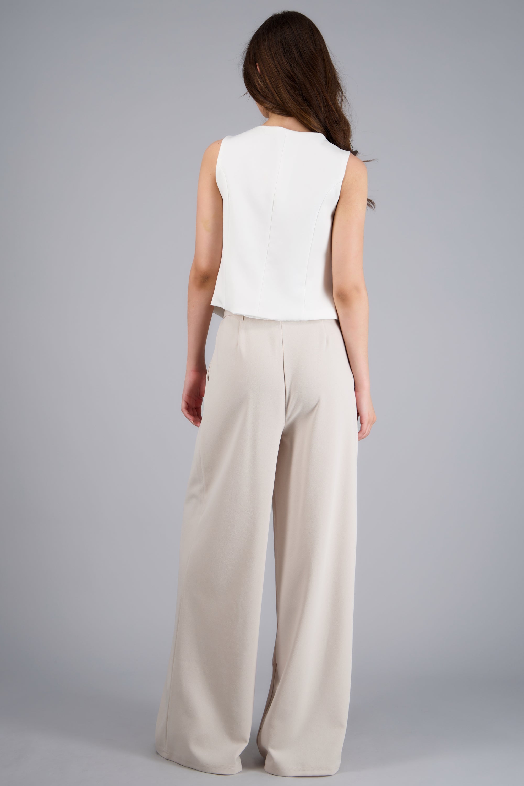 Pantalon pinzas con cinturón a tono ARENA