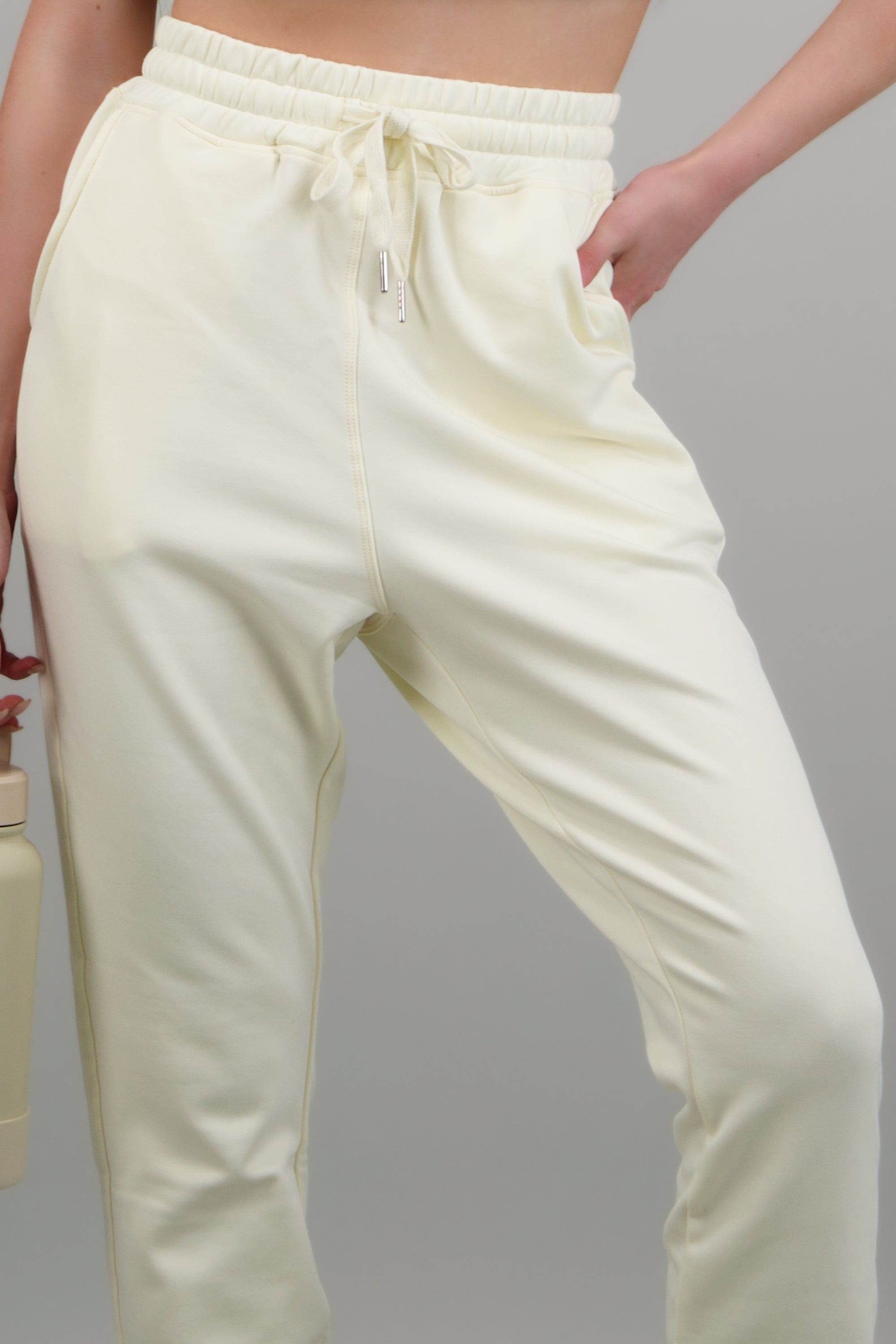 pantalon jogger tacto suave CREMA