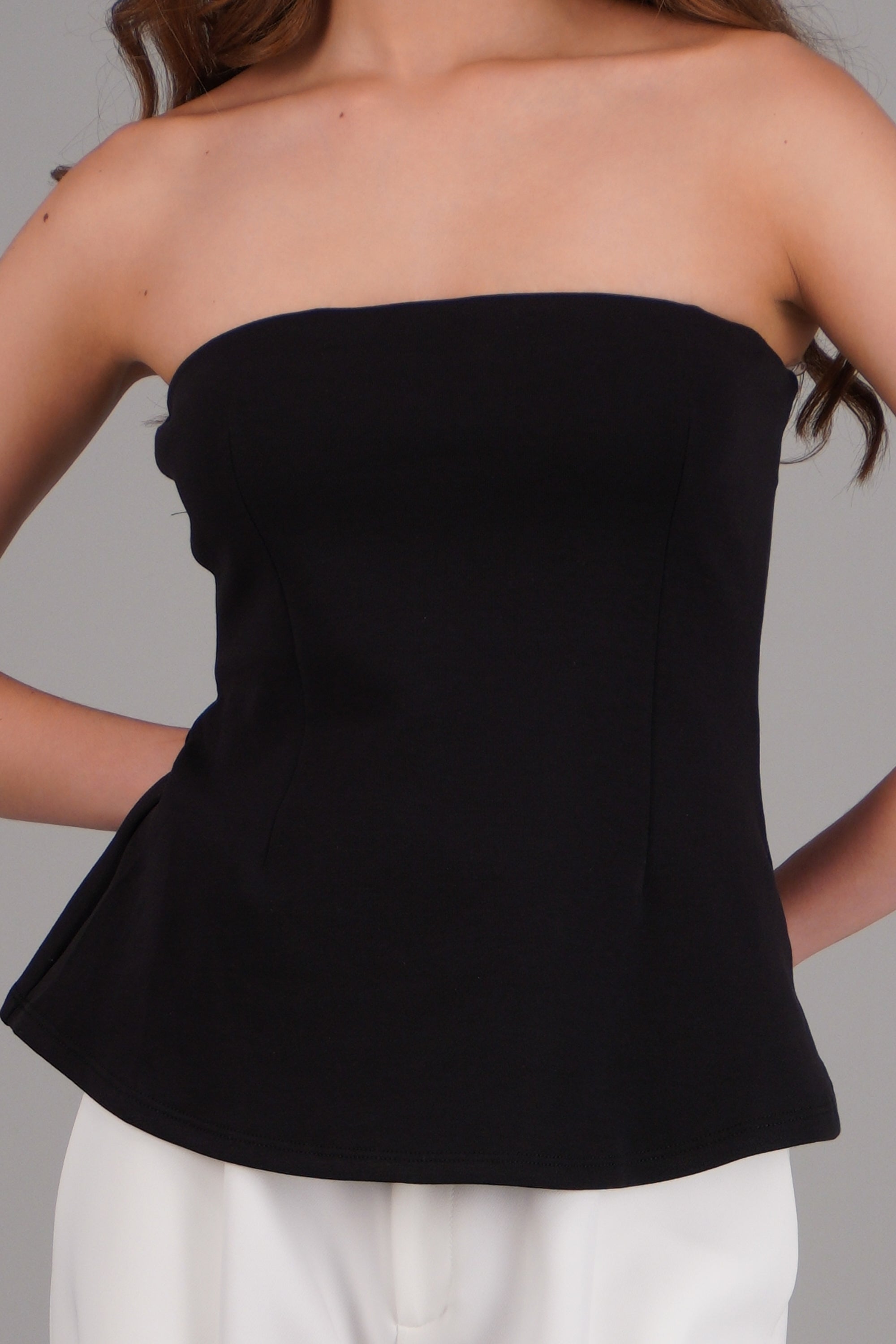 Top strapless pinzas NEGRO