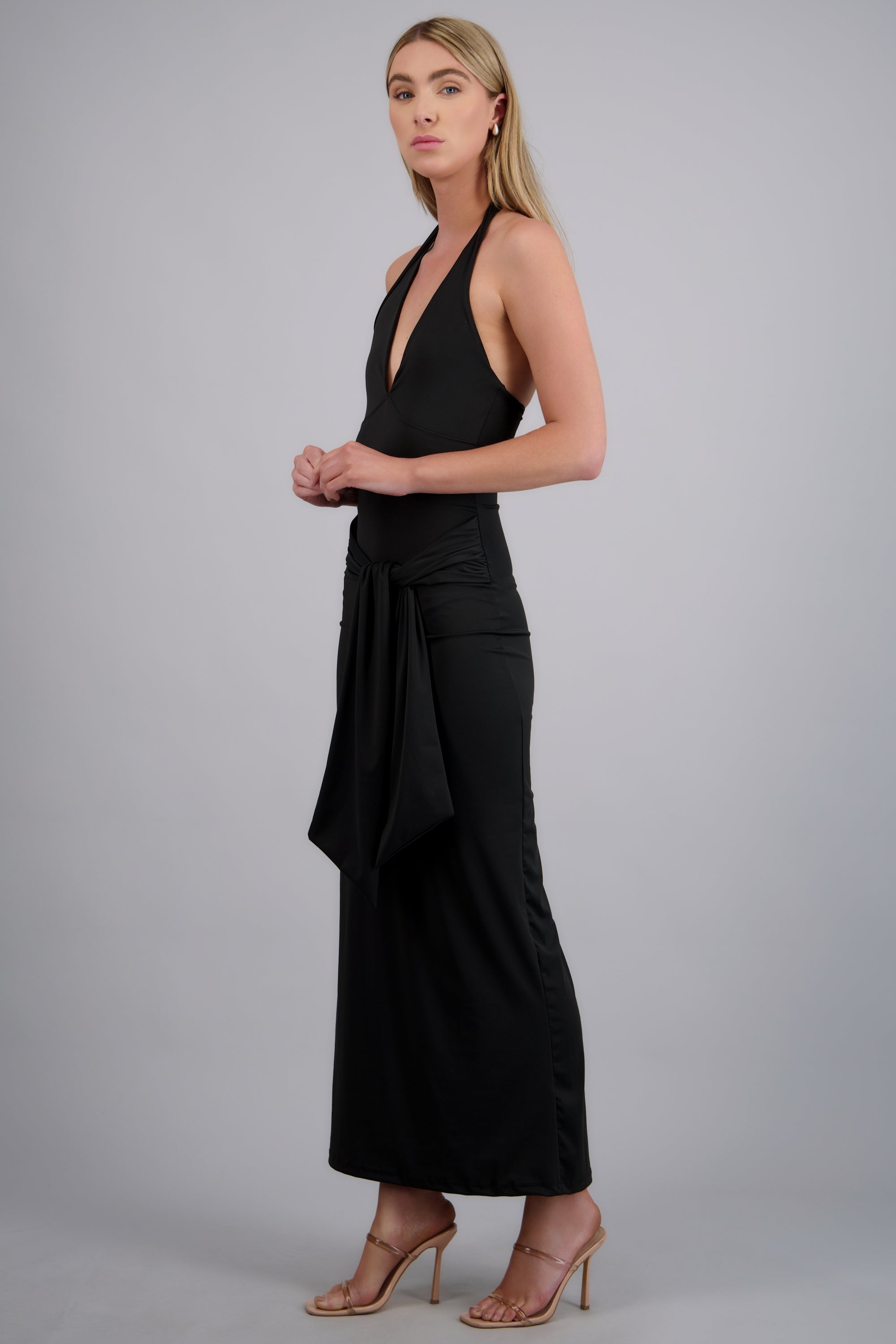 Vestido halter maxi detalle nudo NEGRO