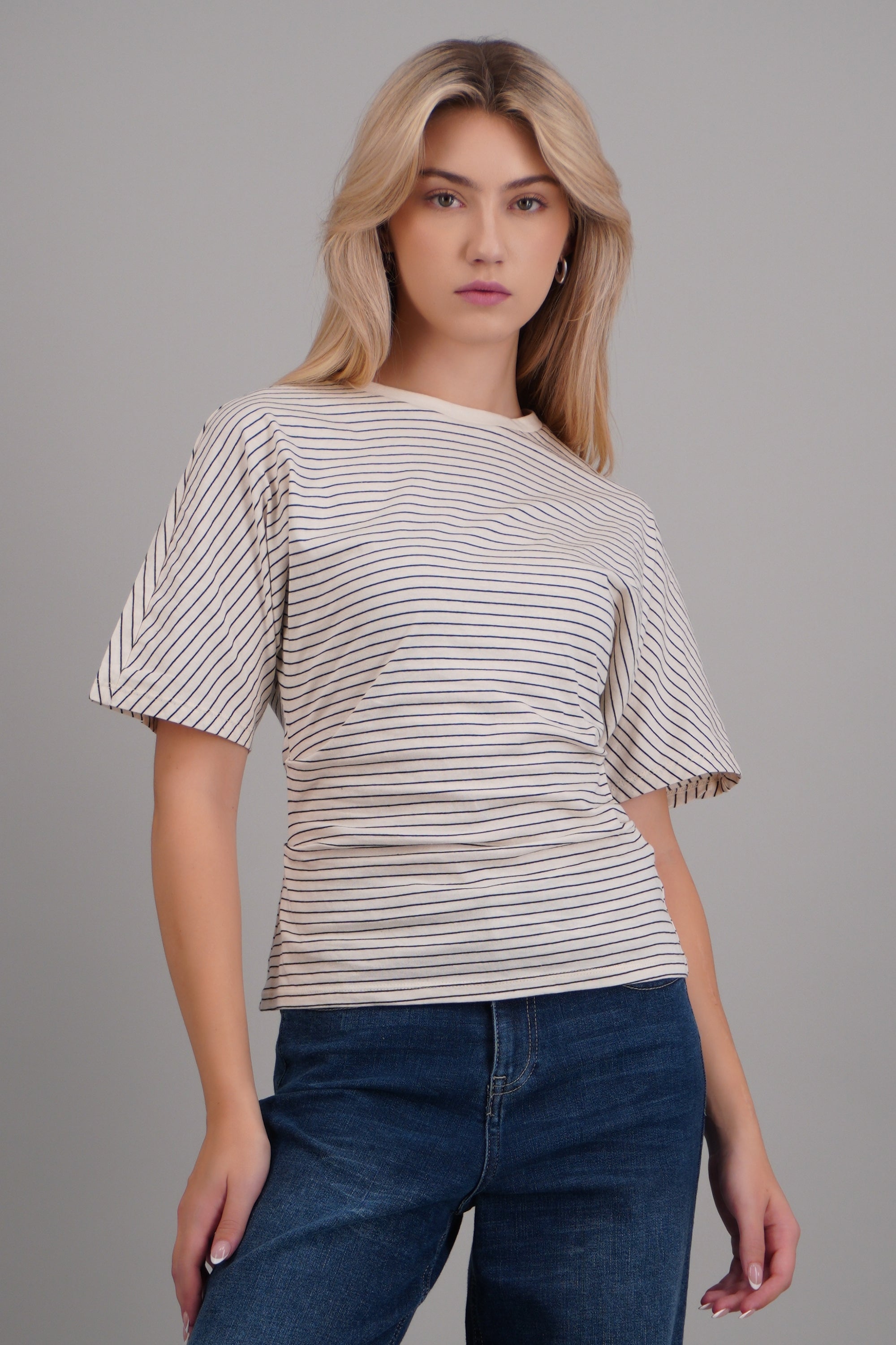 Top de punto rayas con silueta definida CREMA