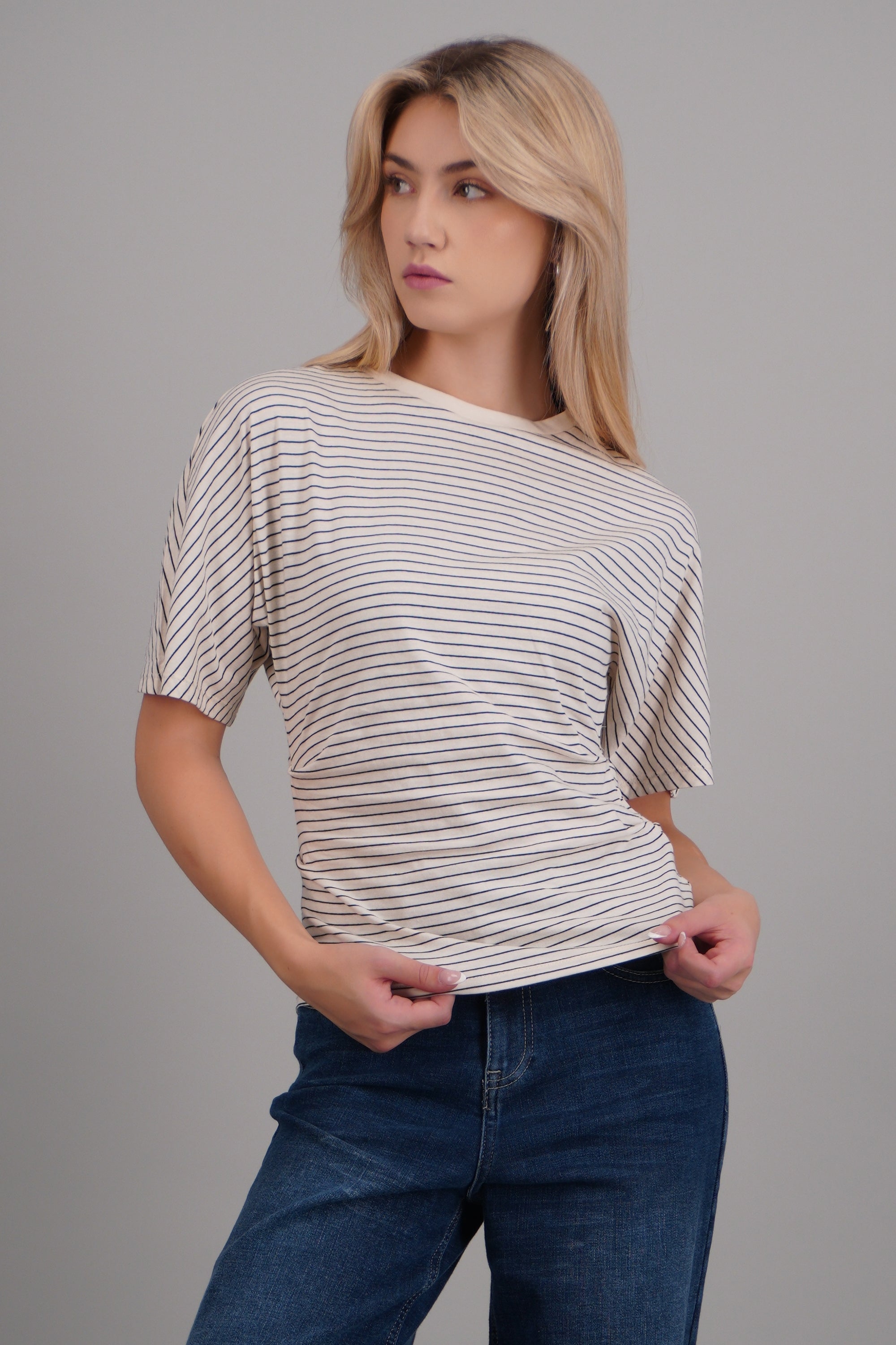 Top de punto rayas con silueta definida CREMA