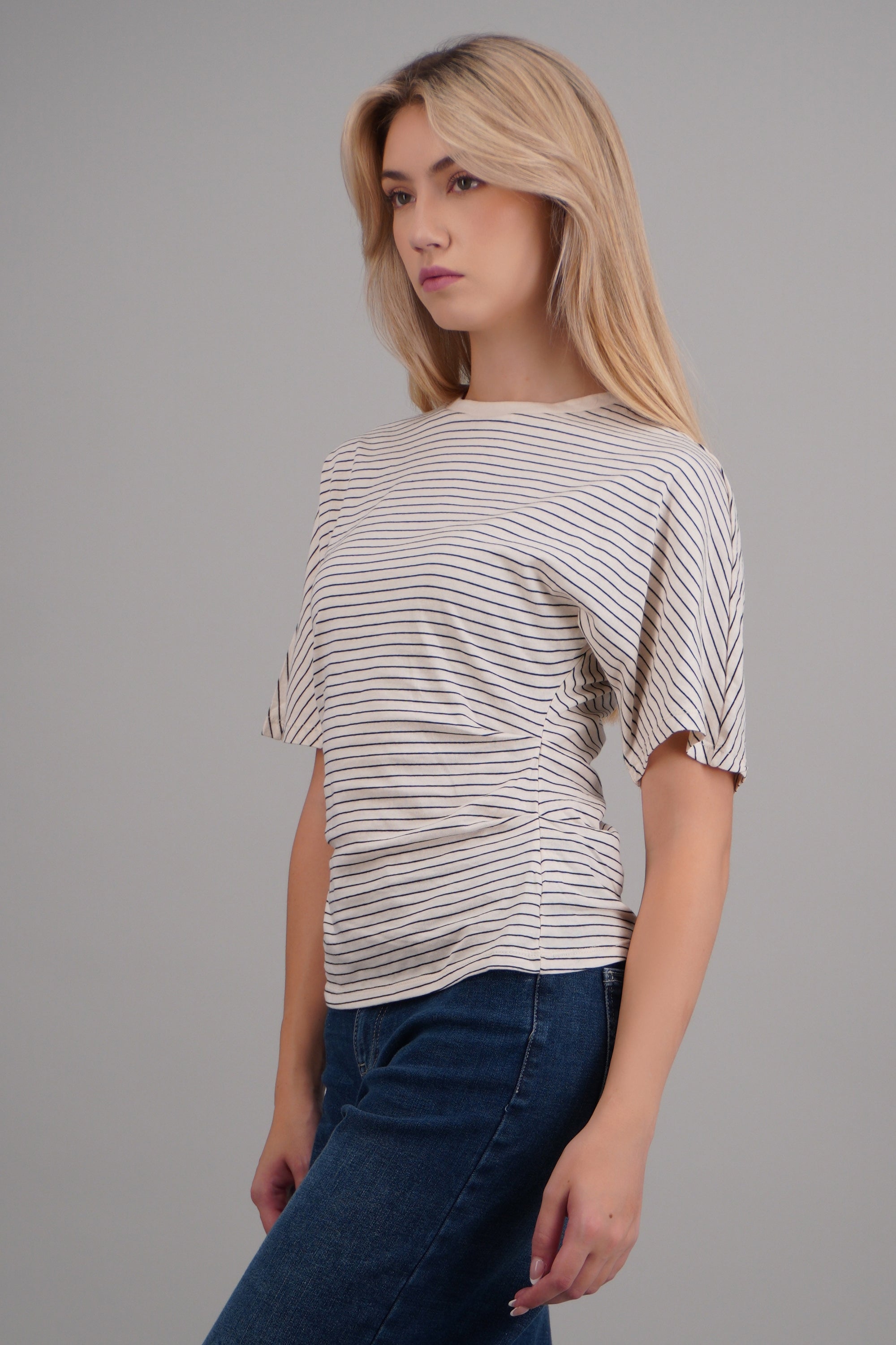 Top de punto rayas con silueta definida CREMA