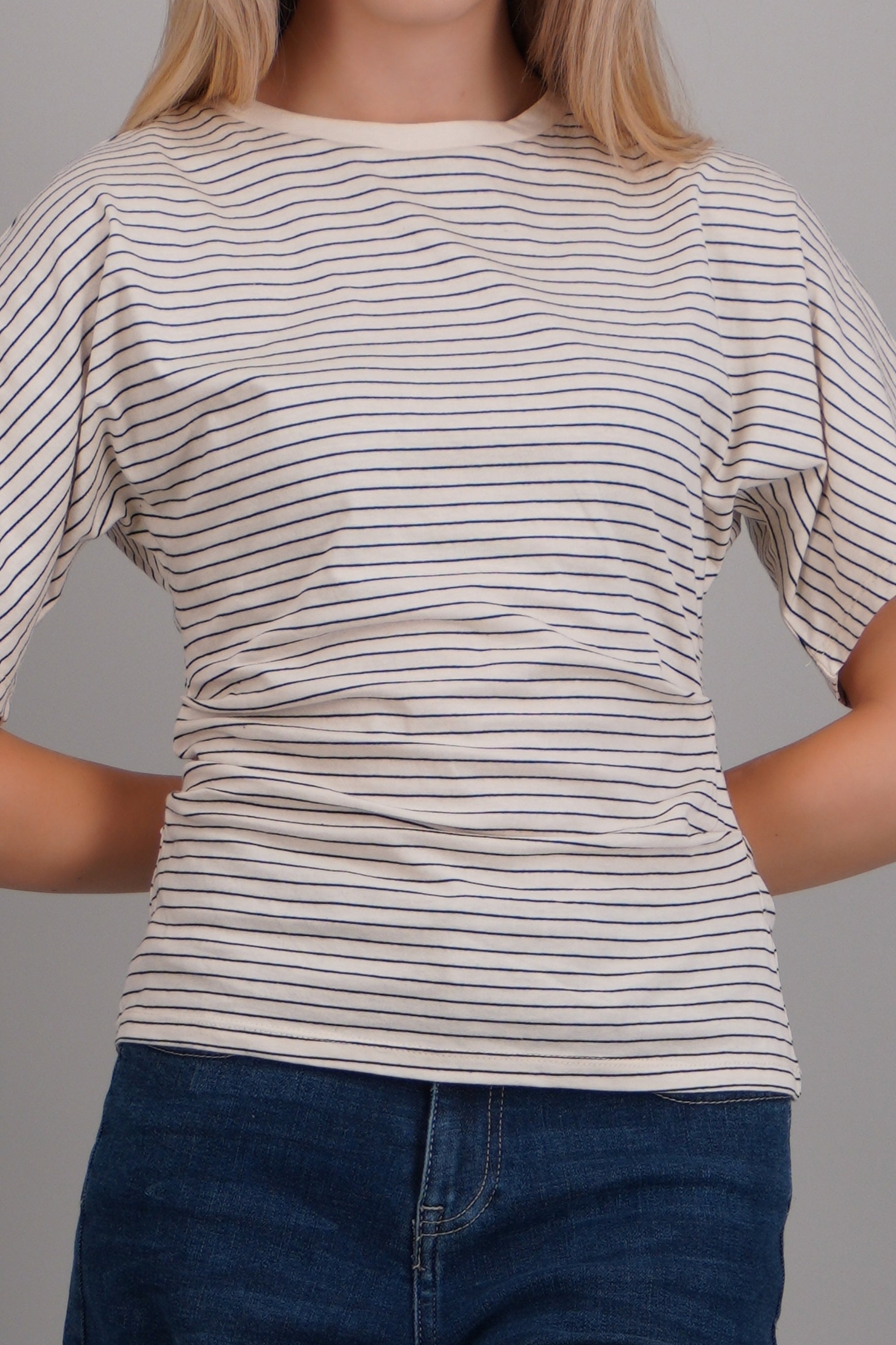 Top de punto rayas con silueta definida CREMA