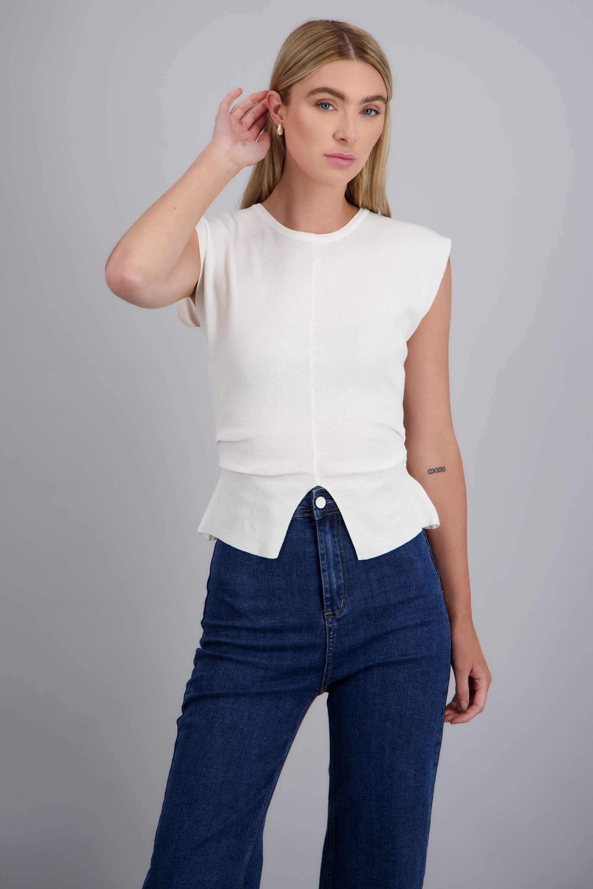 Top tejido frunce costados abertura BLANCO