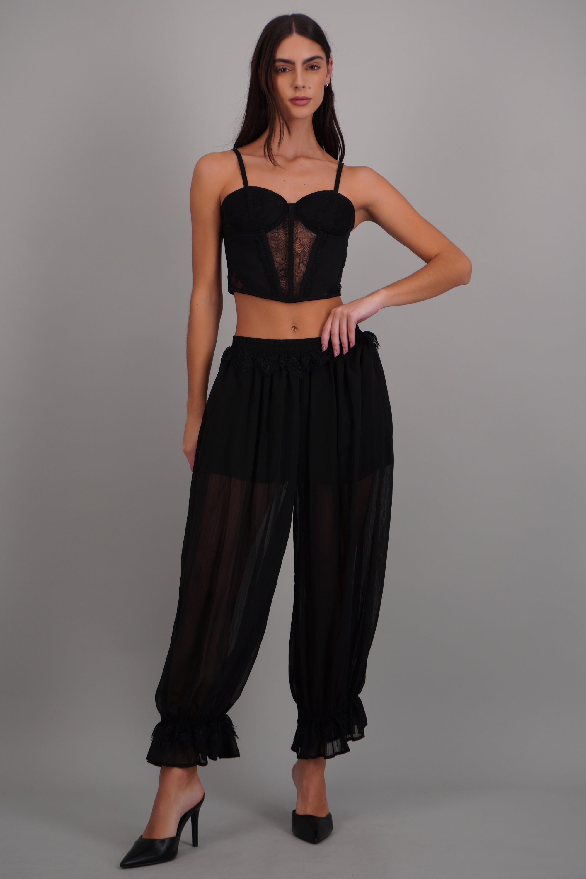Pantalon liso con encaje acabado balloon NEGRO