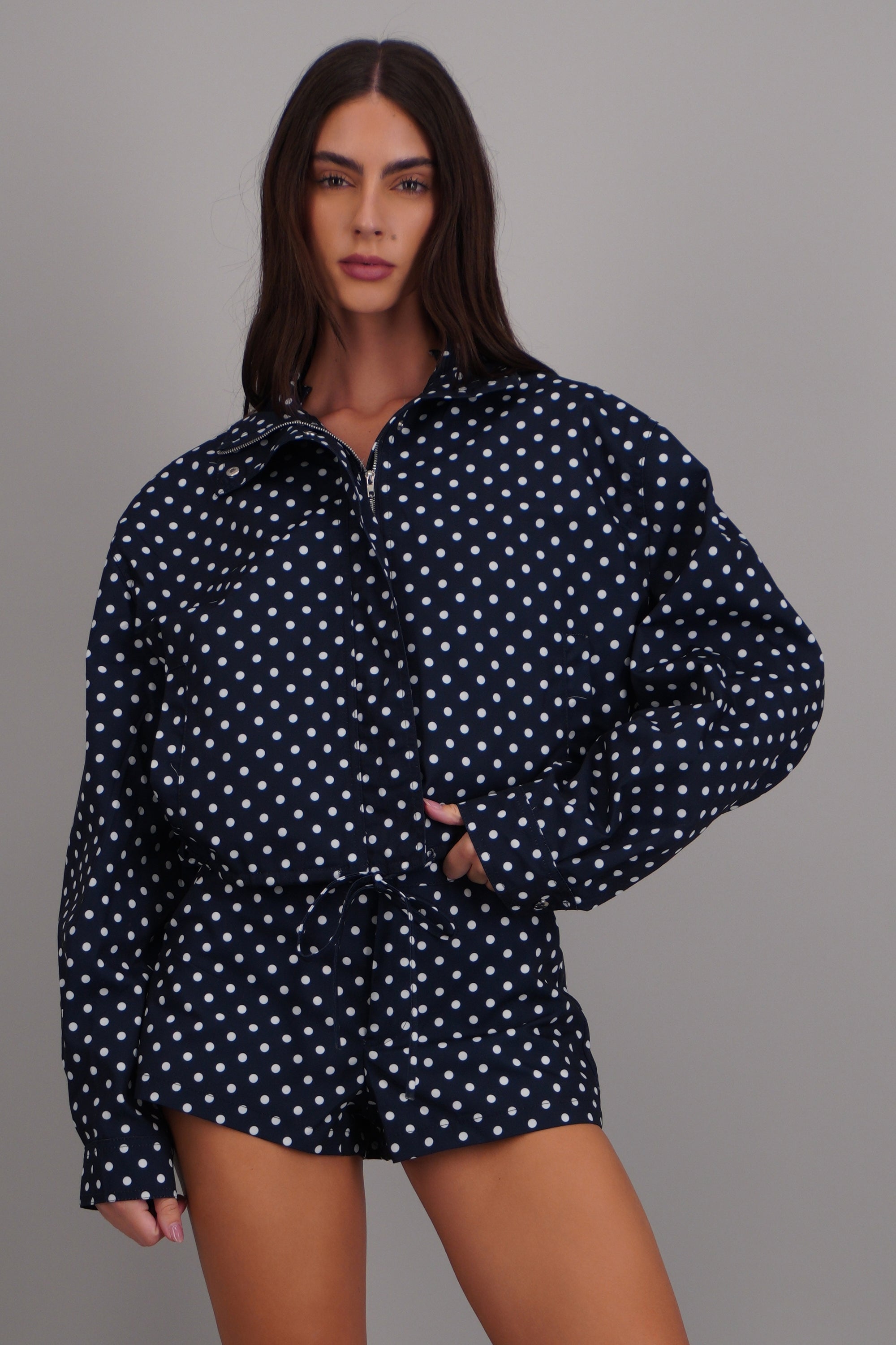 Chamarra ligera polkadots con cuello alto MARINO
