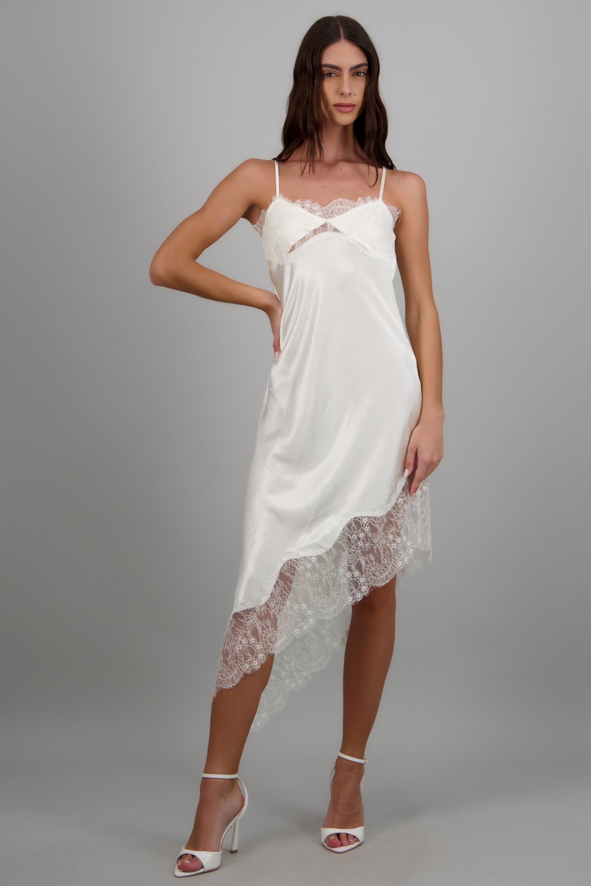Vestido satin con encaje CREMA