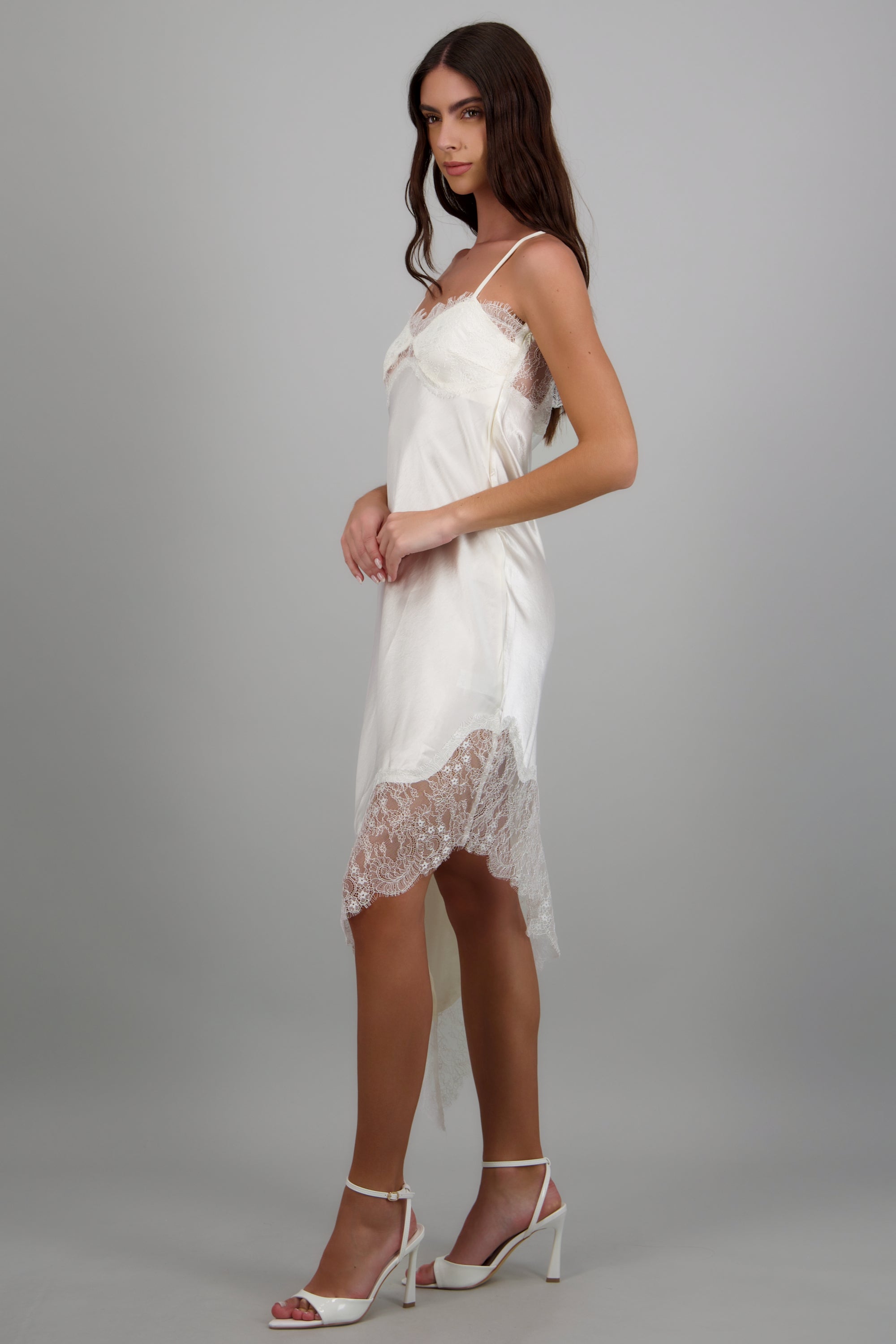 Vestido satin con encaje CREMA