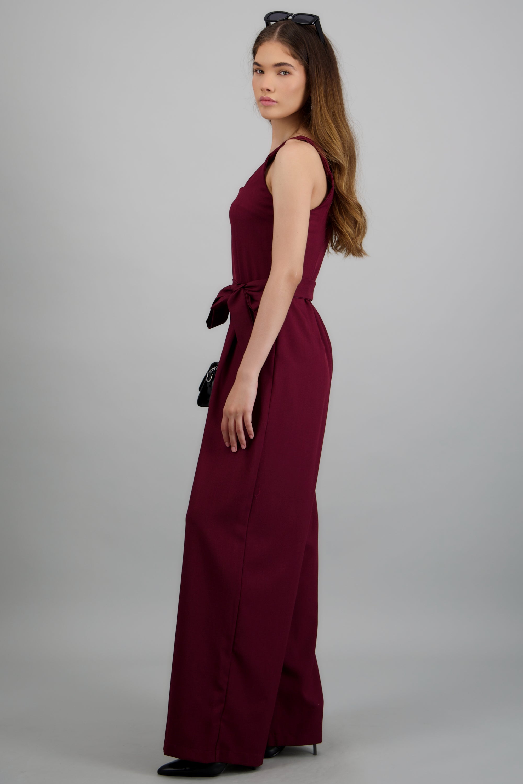 Jumpsuit tirantes detalle cinturon CIRUELA