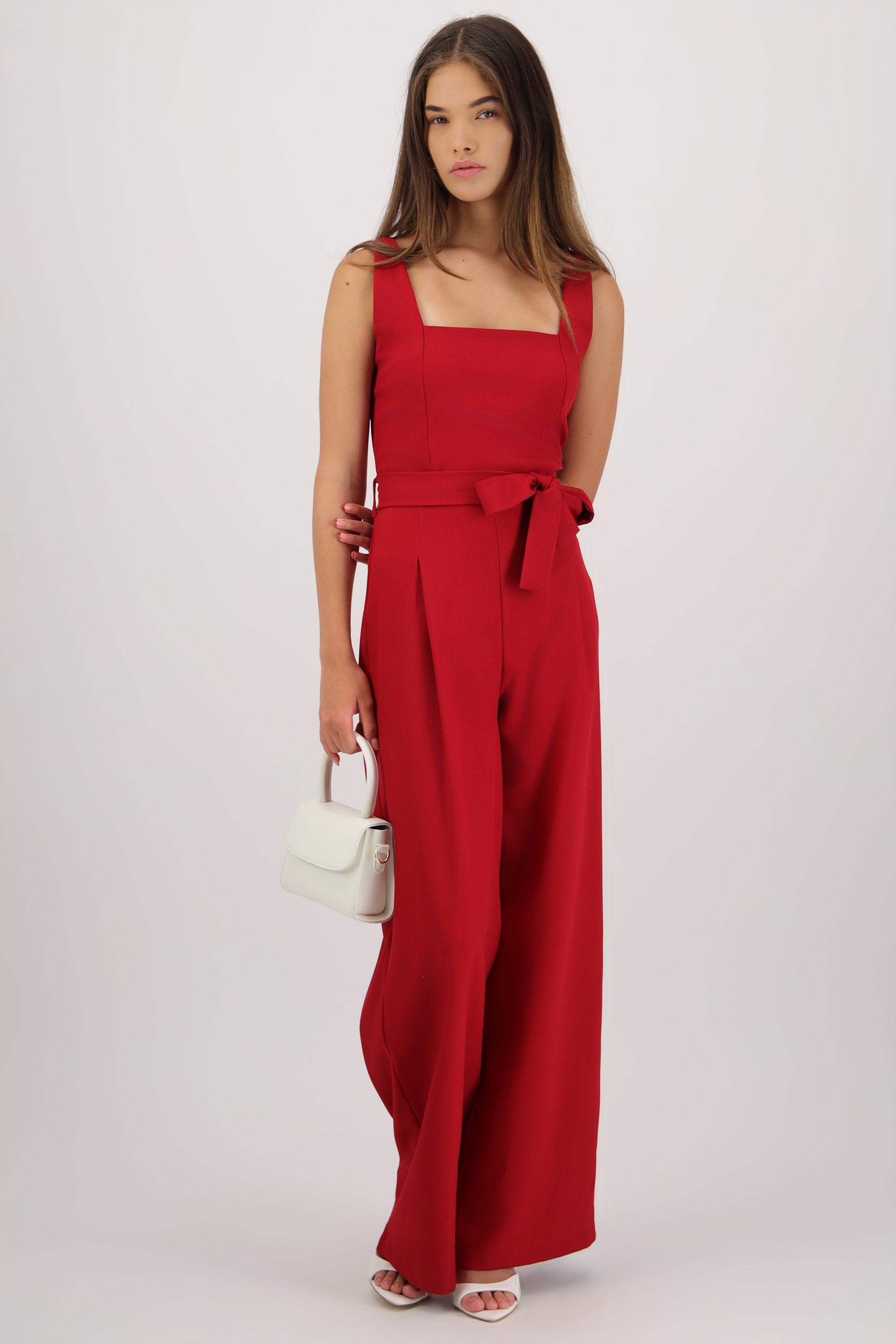Jumpsuit tirantes detalle cinturon ROJO CEREZA