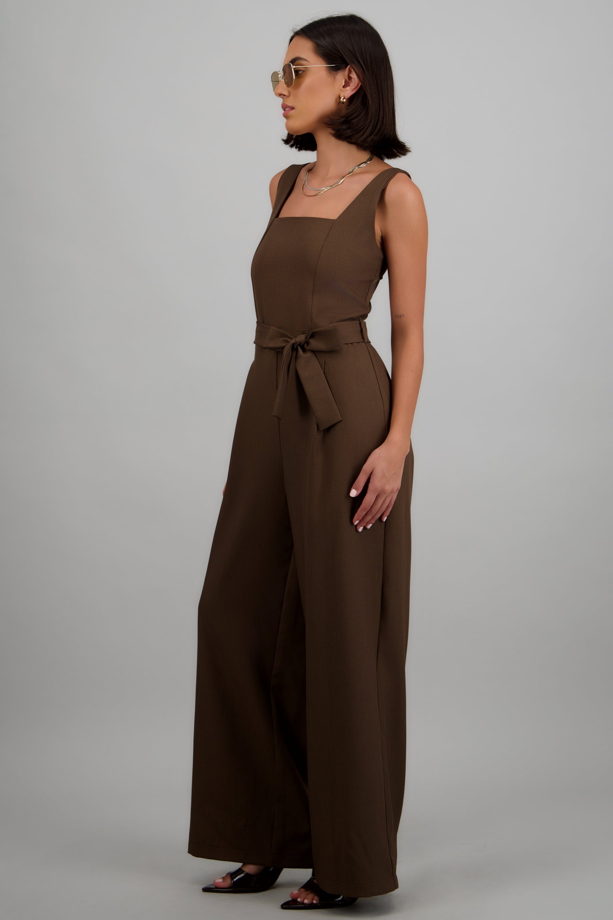Jumpsuit tirantes detalle cinturon CAFE OBSCURO