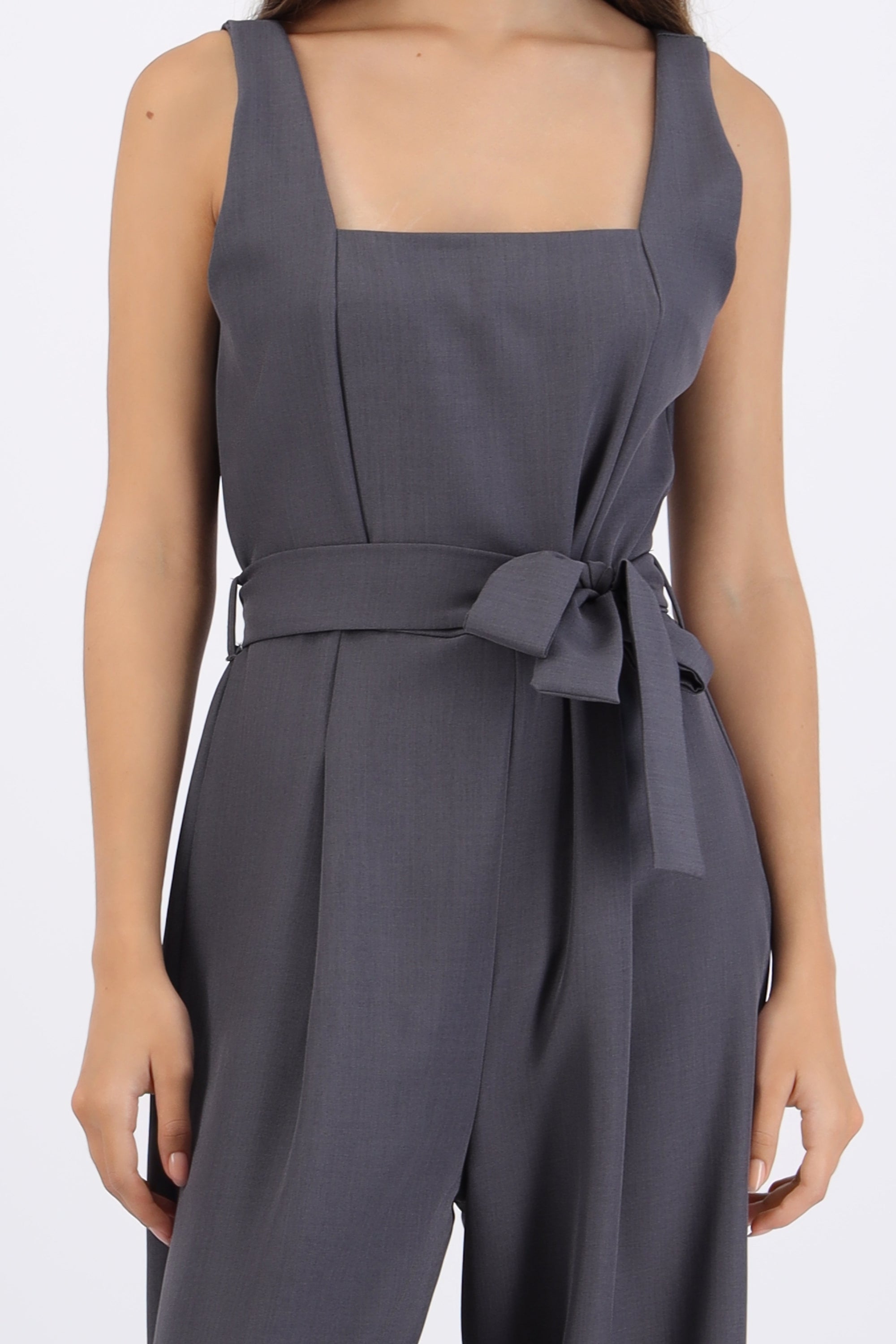 Jumpsuit tirantes detalle cinturon GRIS OBSCURO