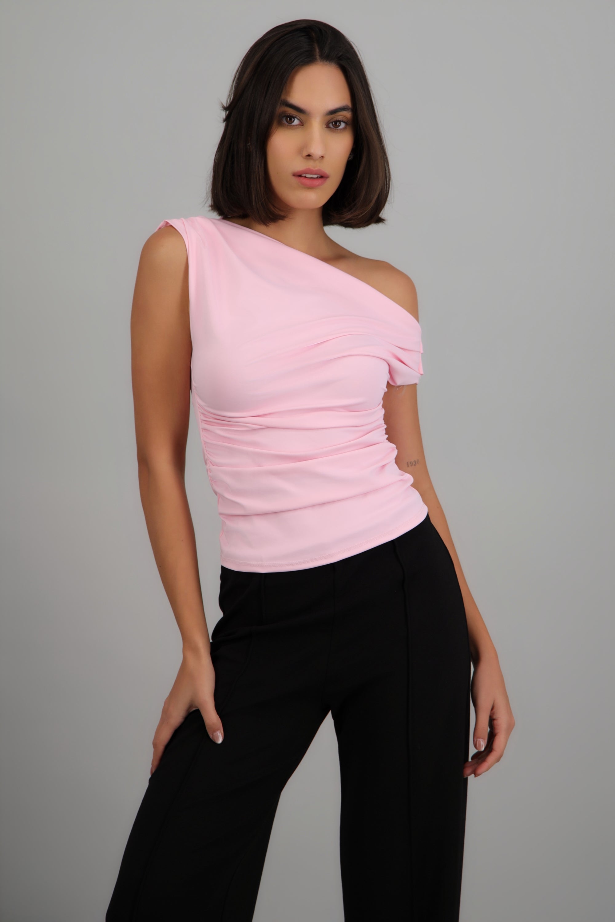 Top detalle frunce con manga corta drapeado BLUSH