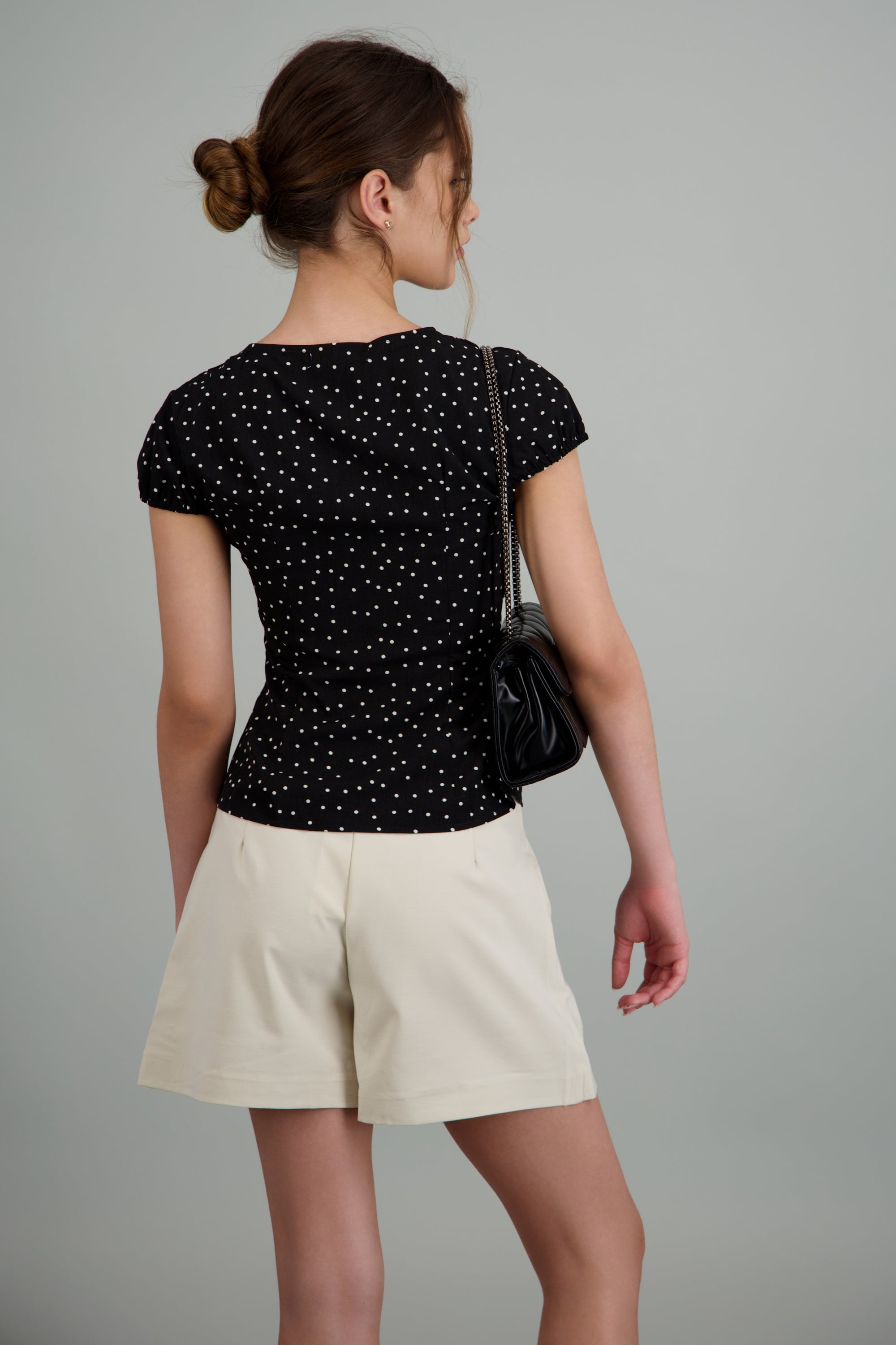 Blusa manga corta polkas botones NEGRO