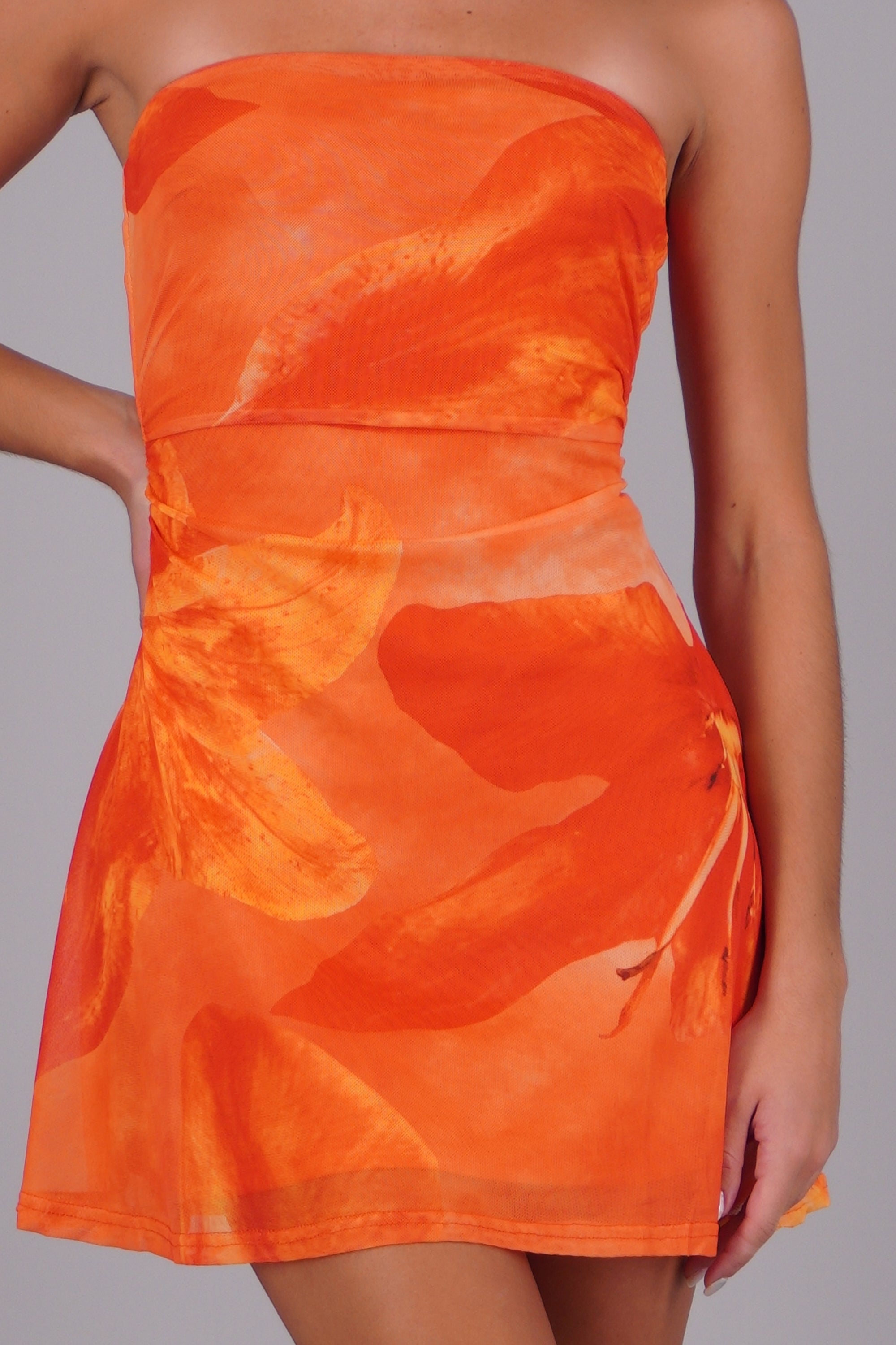 Vestido mini strapple flores NARANJA