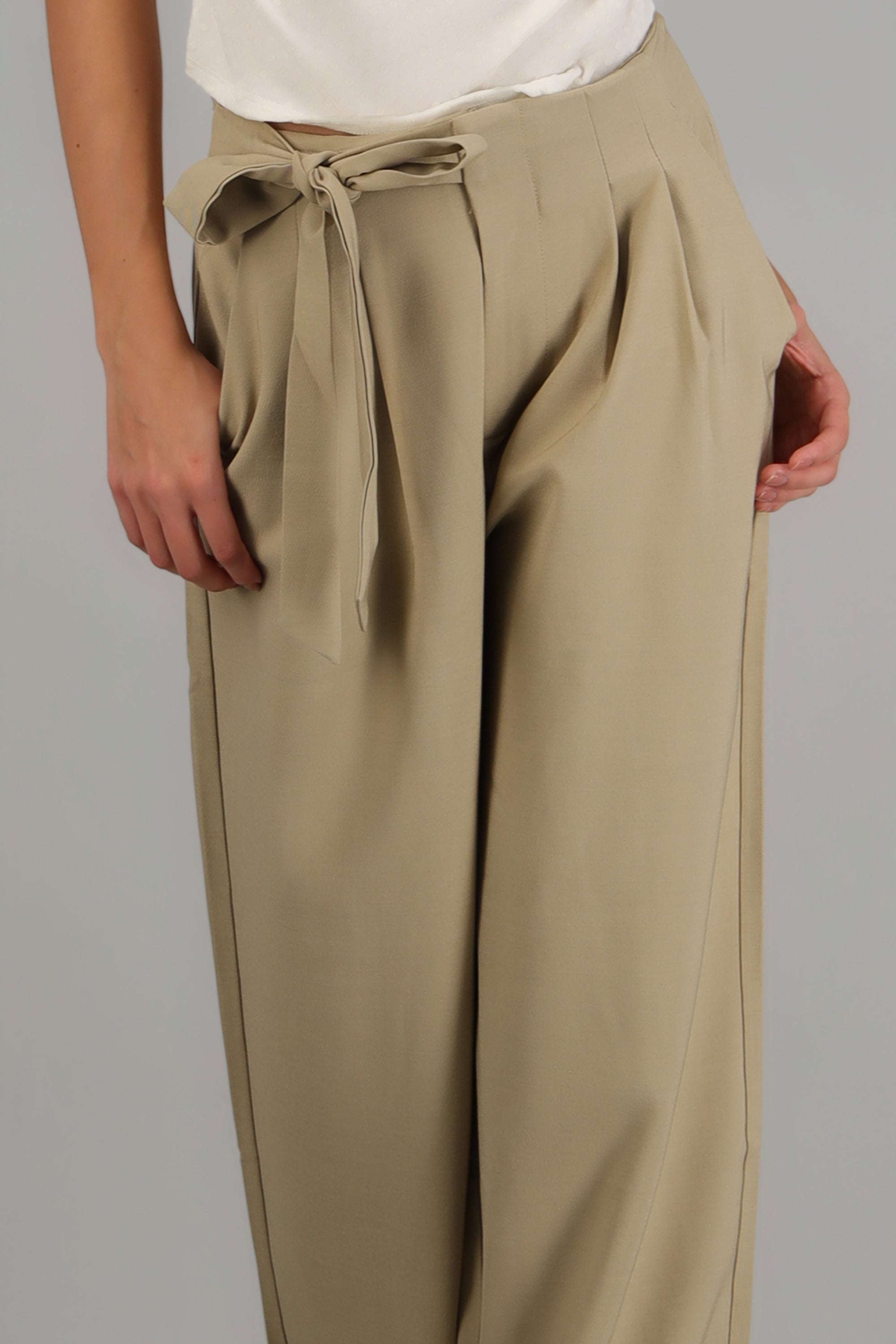 Pantalon de vestir detalle liston ARENA