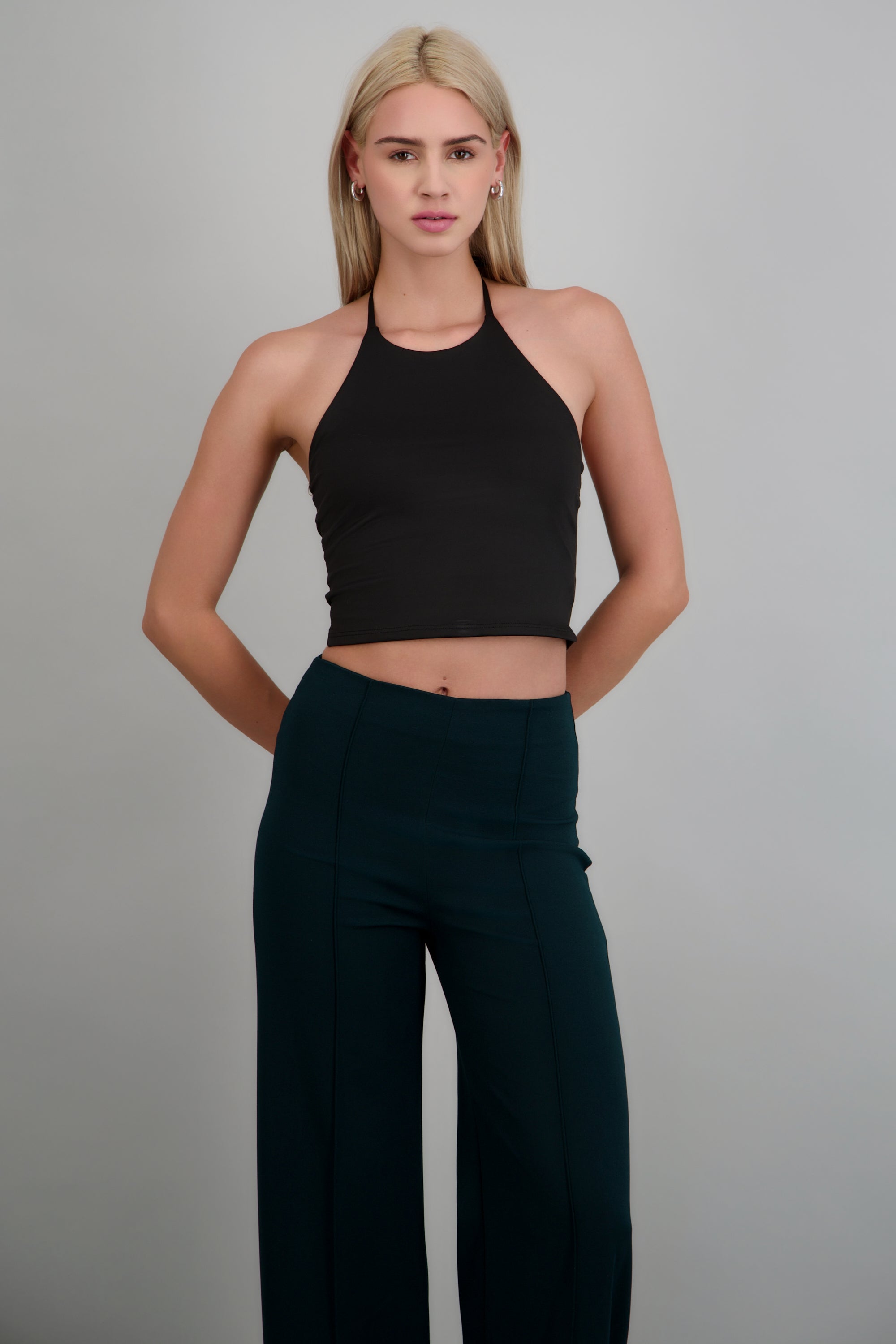 Top cuello redondo escote espalda NEGRO