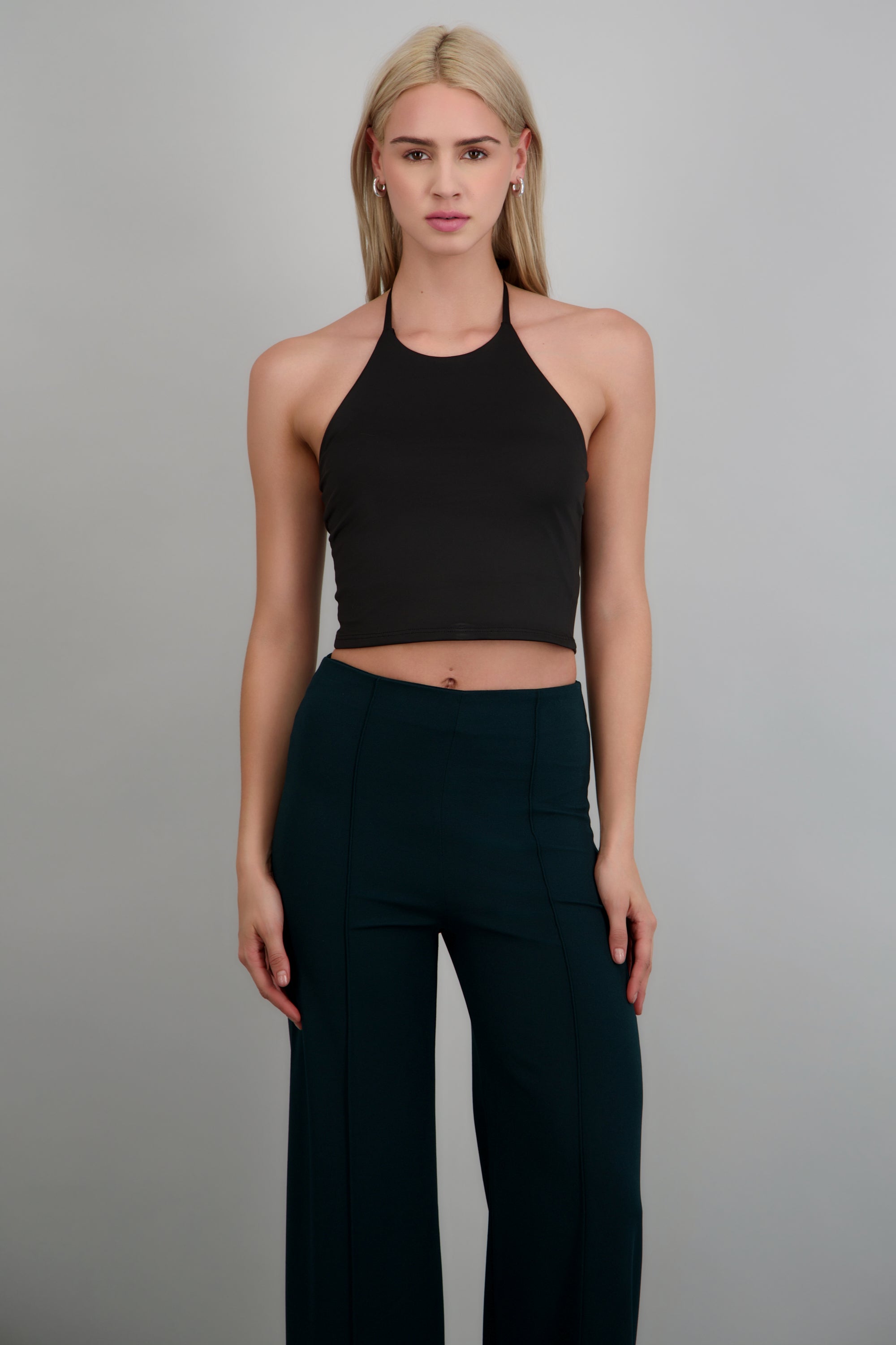 Top cuello redondo escote espalda NEGRO
