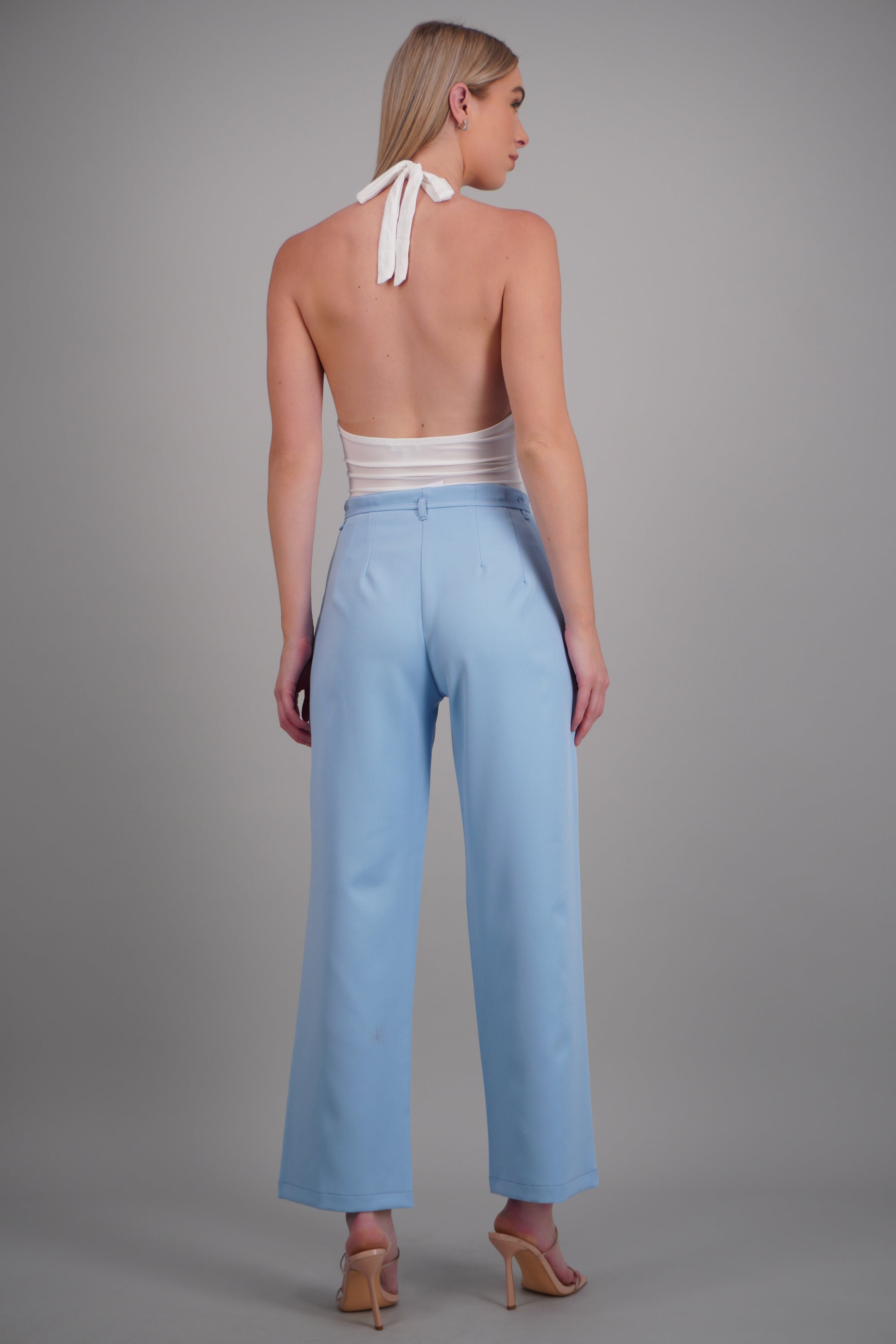 Pantalon recto detalle cinturon AZUL CIELO