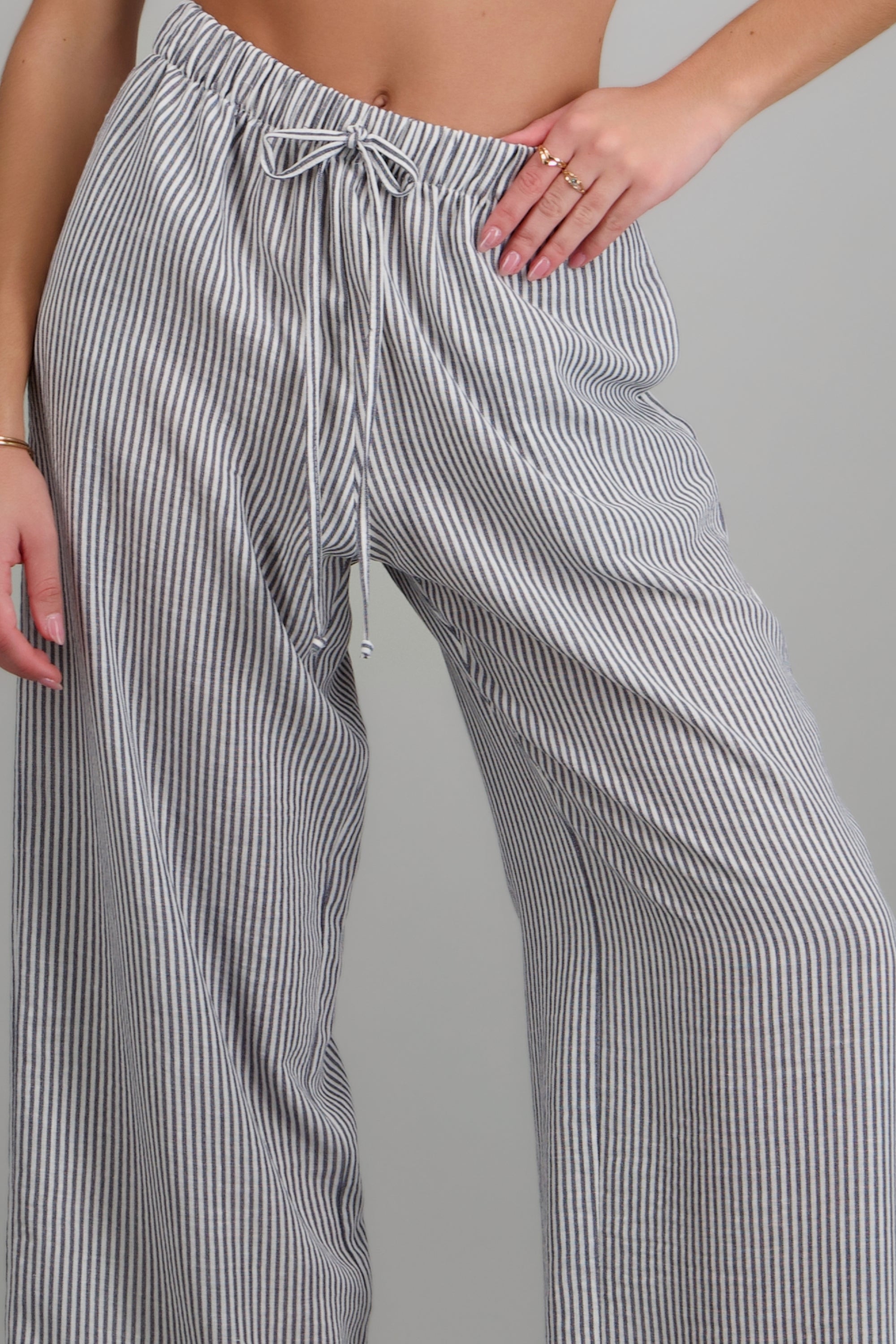 Pantalon wide leg detalle pretina elastica NEGRO COMBO