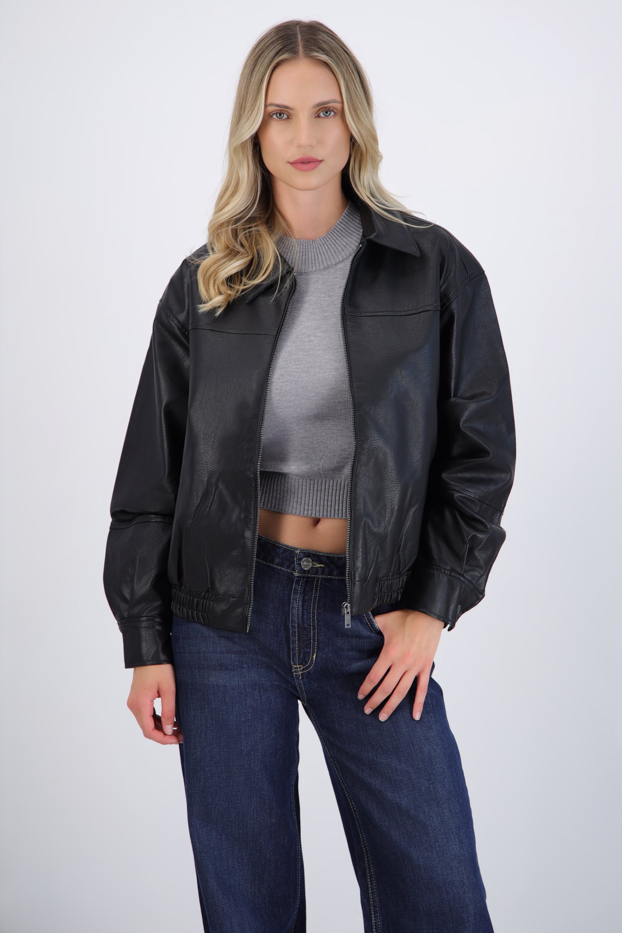 Bomber efecto piel lisa