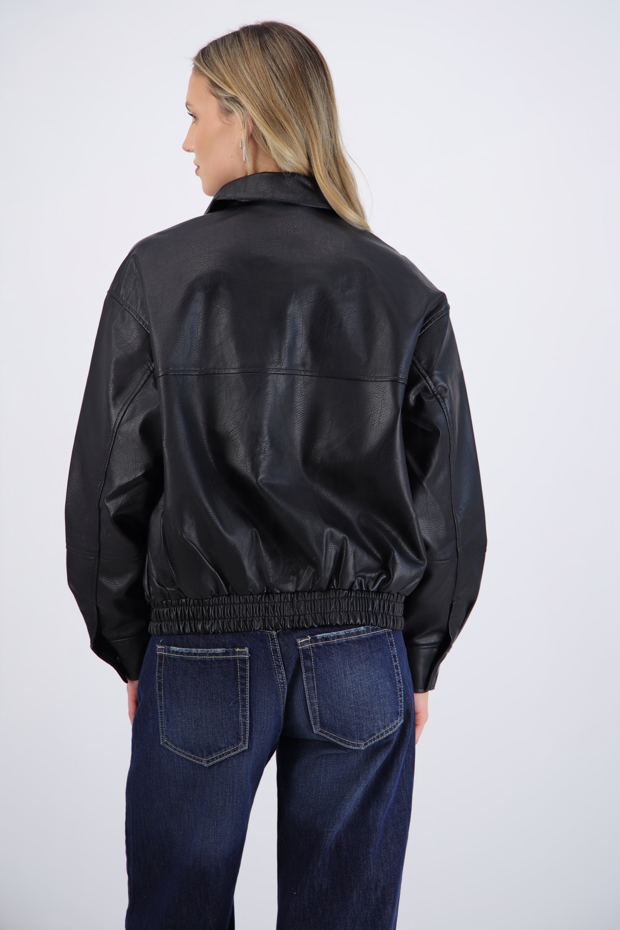 Bomber efecto piel lisa