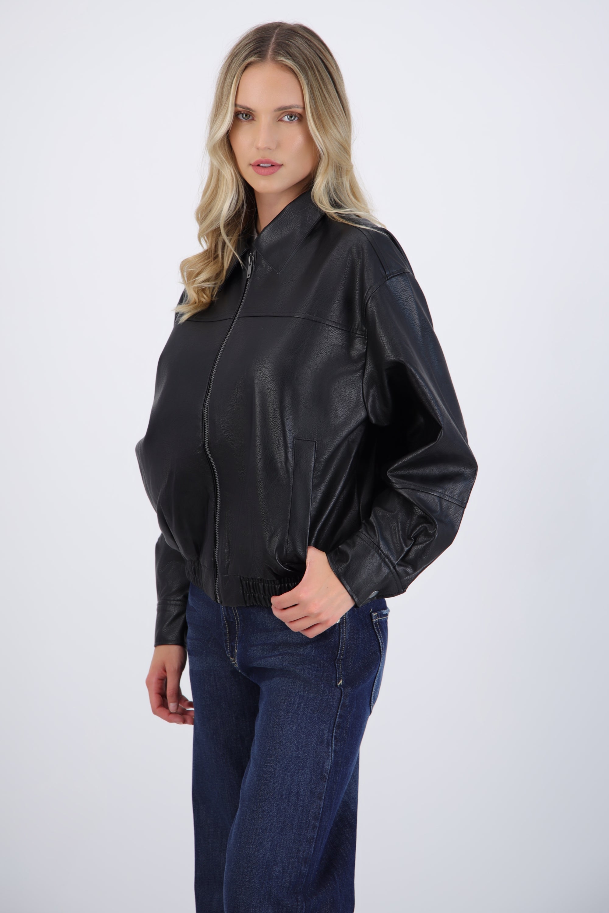 Bomber efecto piel lisa