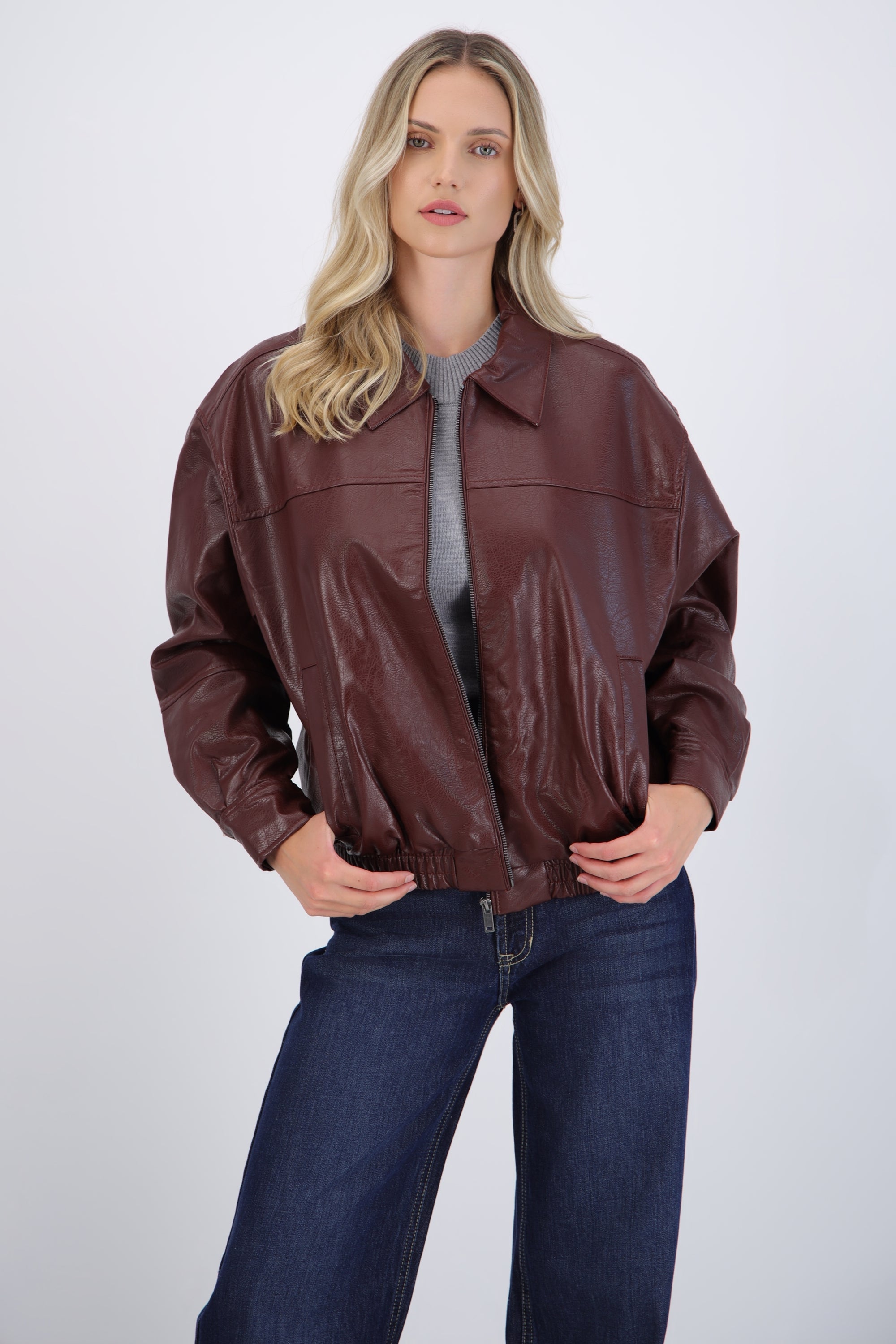 Bomber efecto piel lisa
