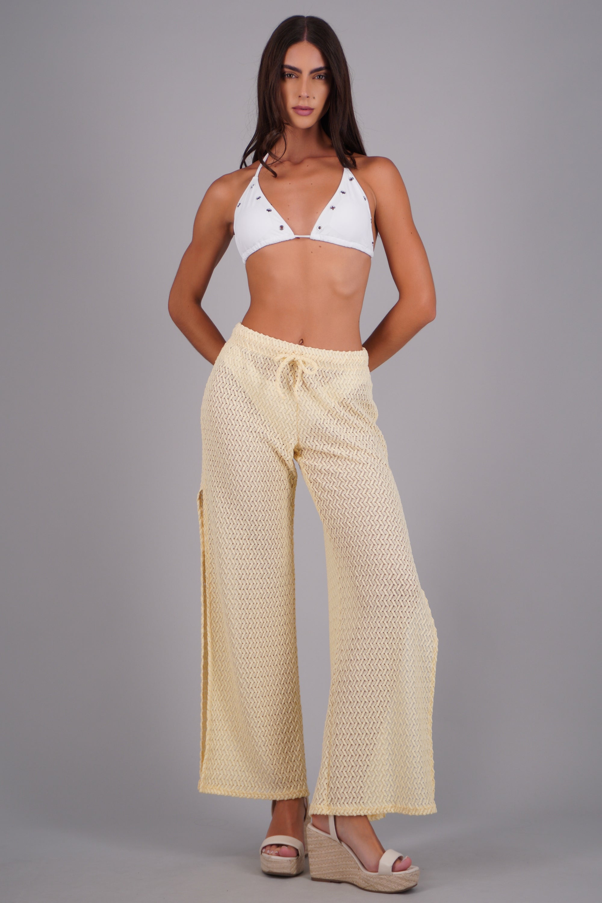 Pantalon salida textura abertura AMARILLO PASTEL