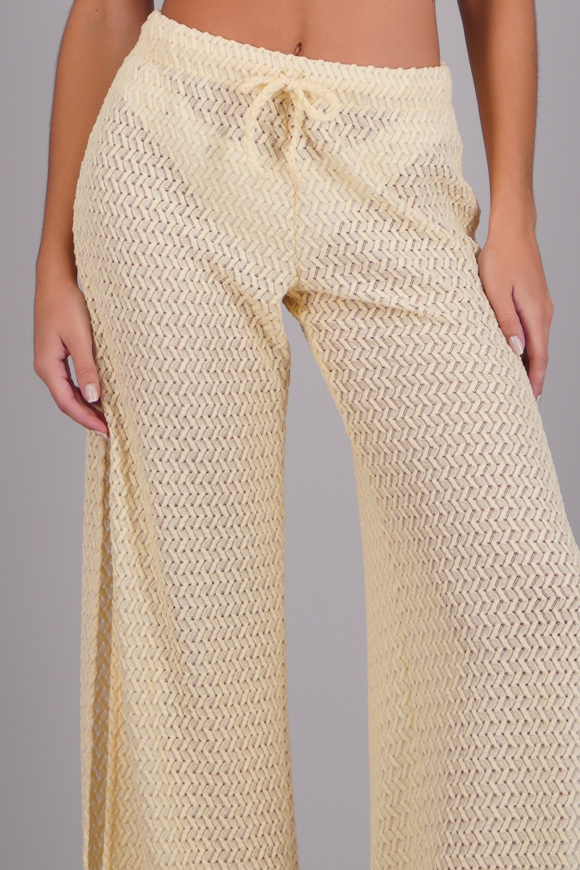 Pantalon salida textura abertura AMARILLO PASTEL