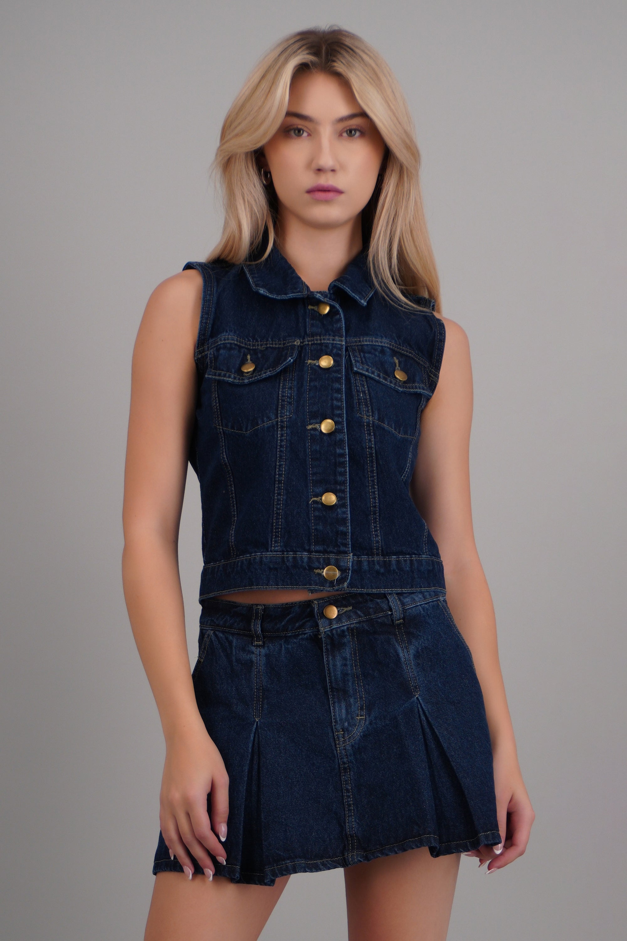 chaleco denim corte recto DARK WASH