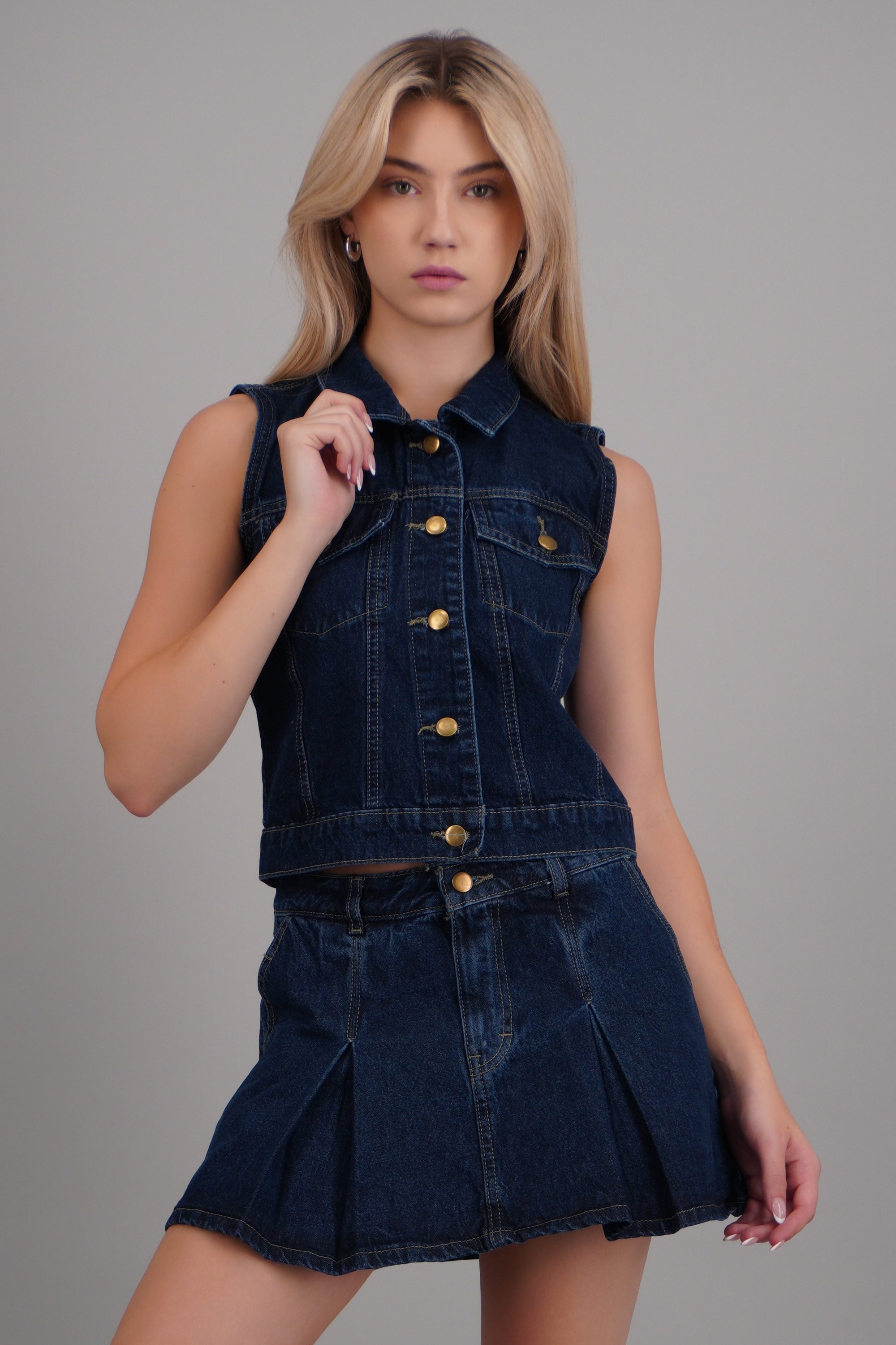 chaleco denim corte recto DARK WASH