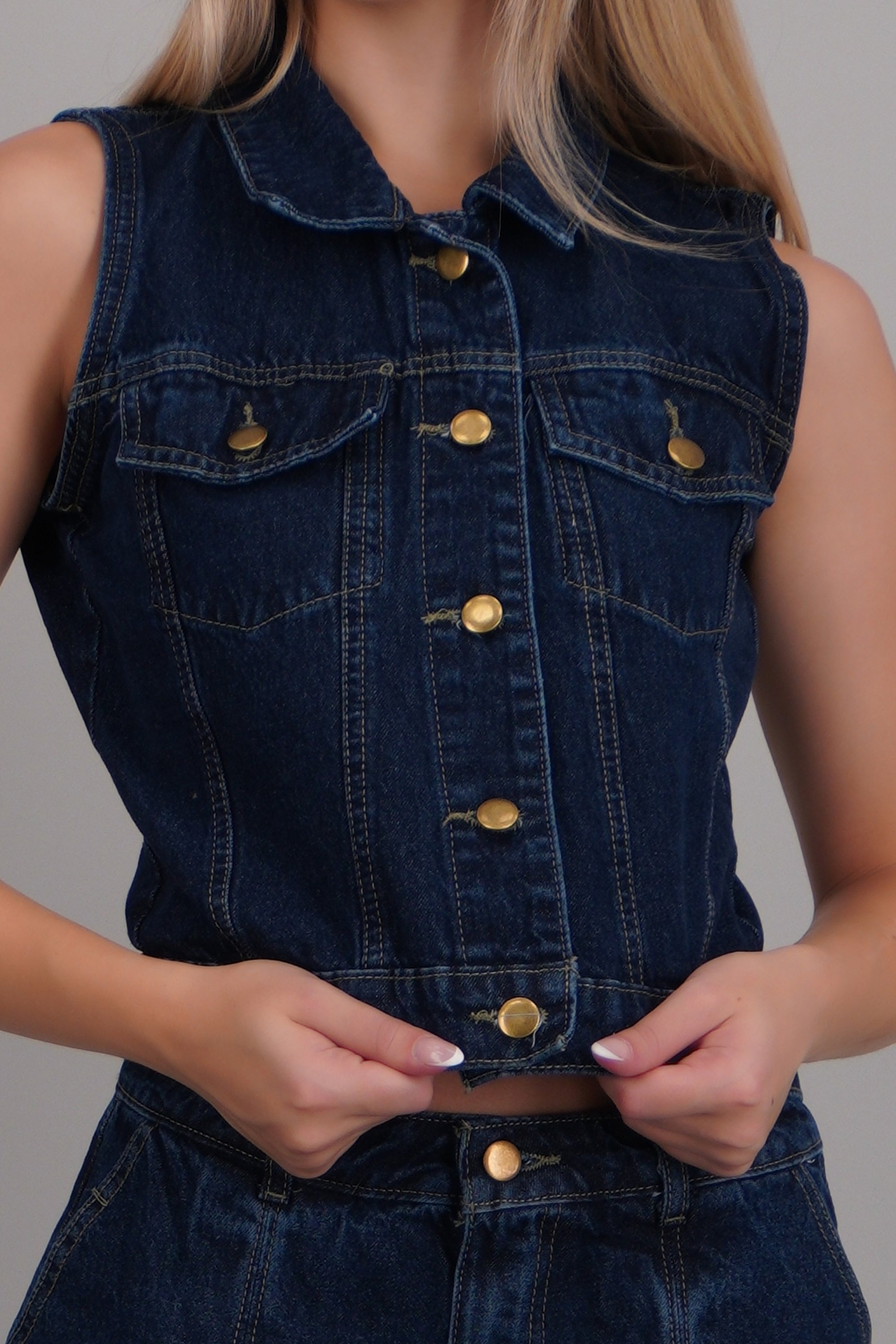 chaleco denim corte recto DARK WASH